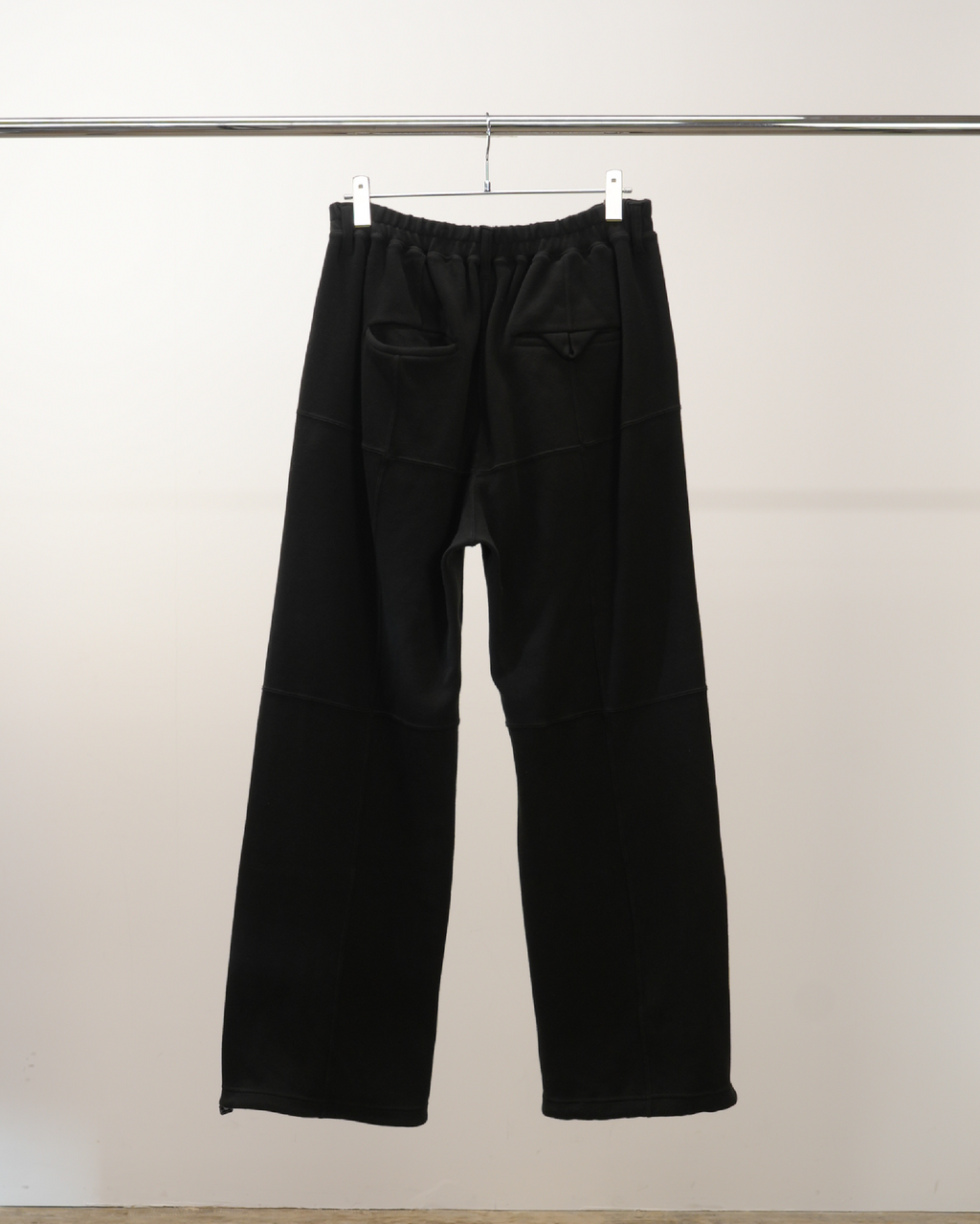 SWITCHING SMOOTH KNIT PANTS(BLACK)