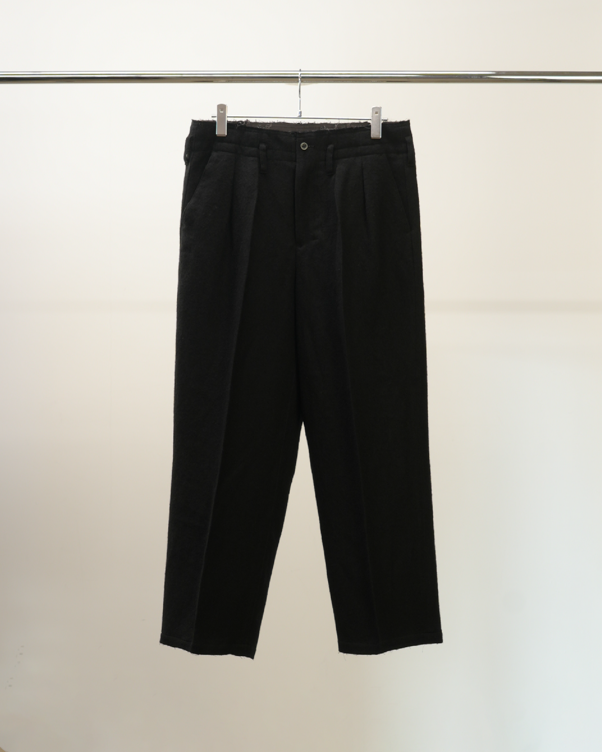 SHRINK WOOL WIDE SLACKS(BLACK) – ANCELLM SHRINK WOOL WIDE SLACKS(BLACK) – ANCELLM