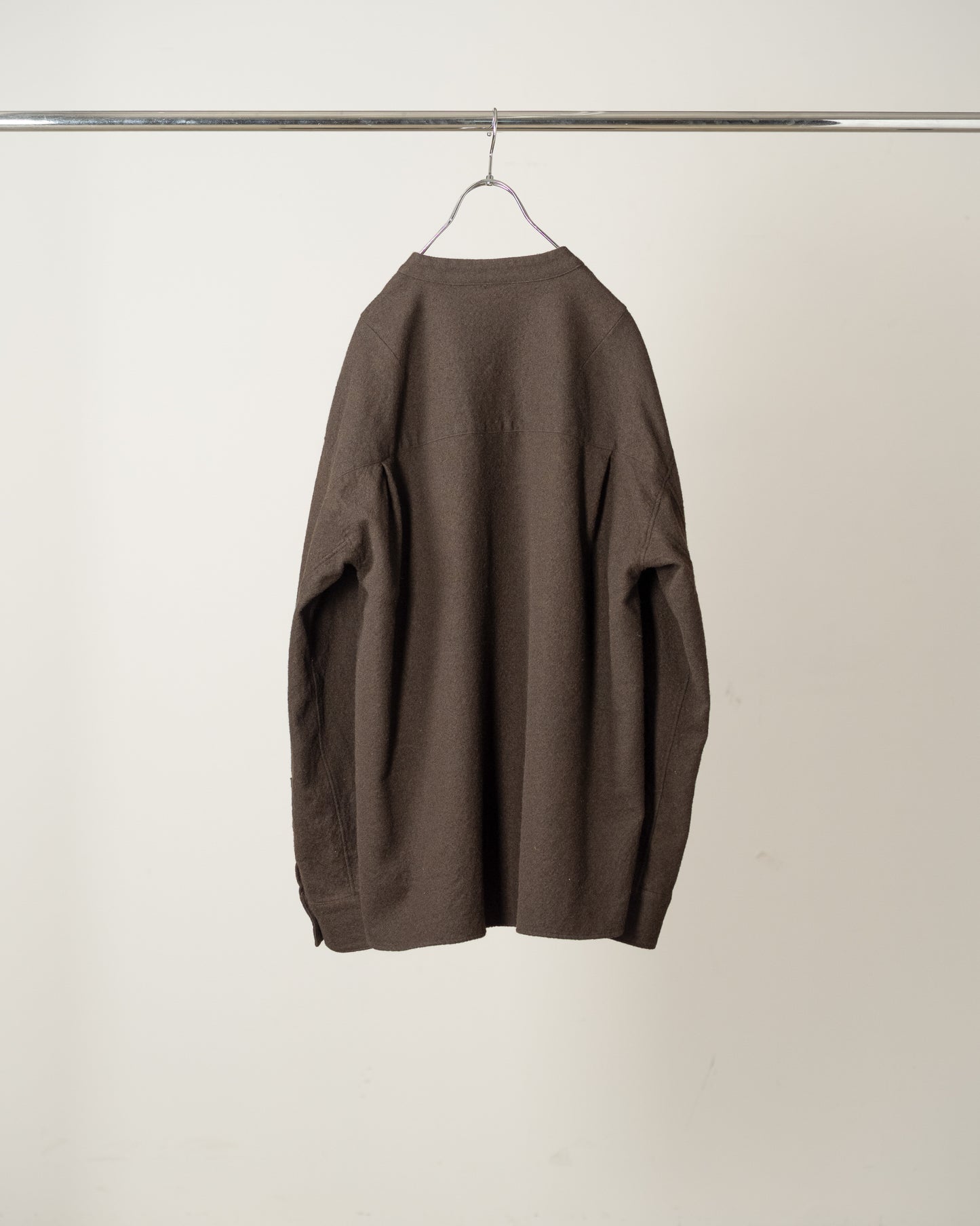 SHRINK WOOL NO-COLLAR TAILORED SHIRT(BROWN)