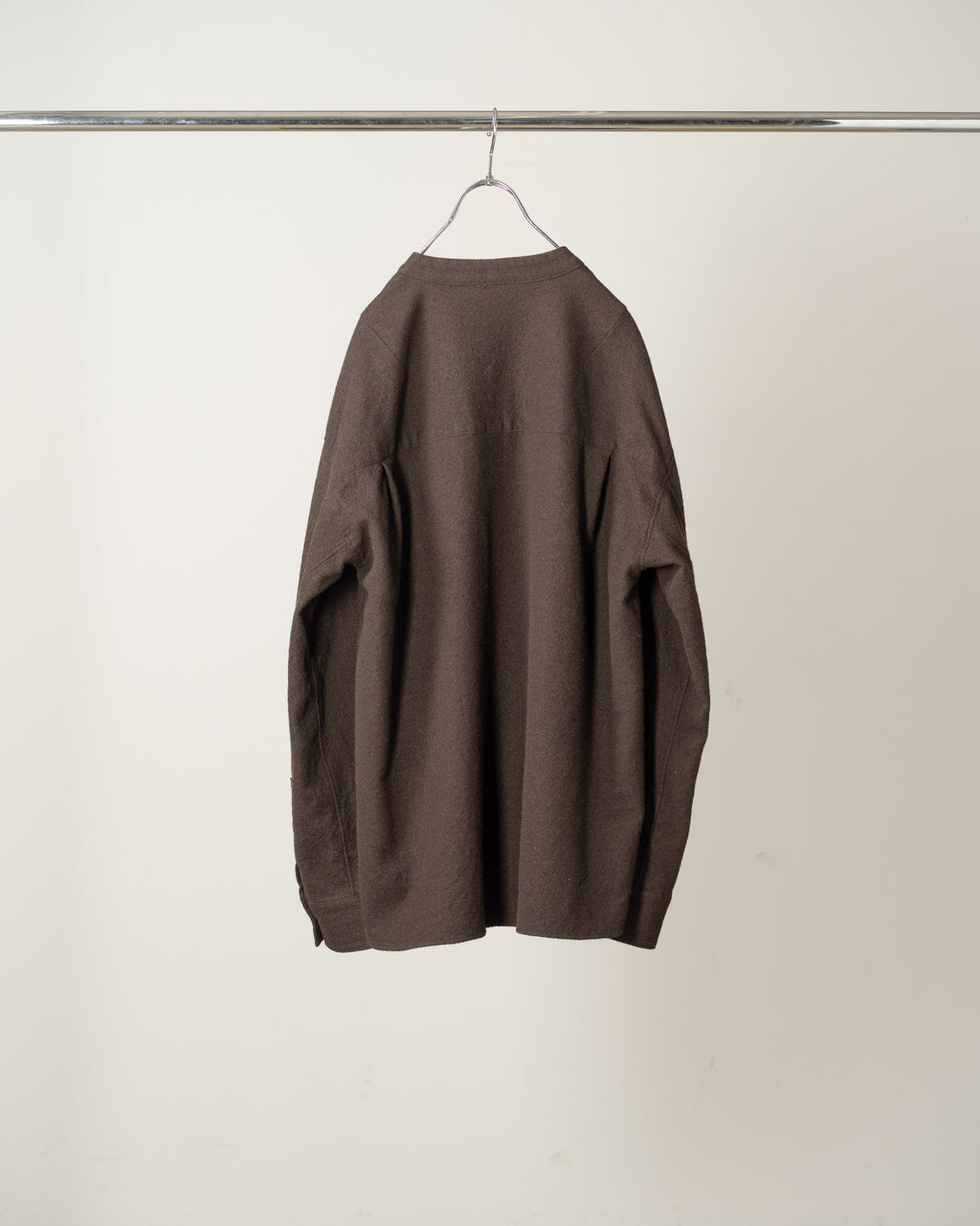SHRINK WOOL NO-COLLAR TAILORED SHIRT(BROWN)