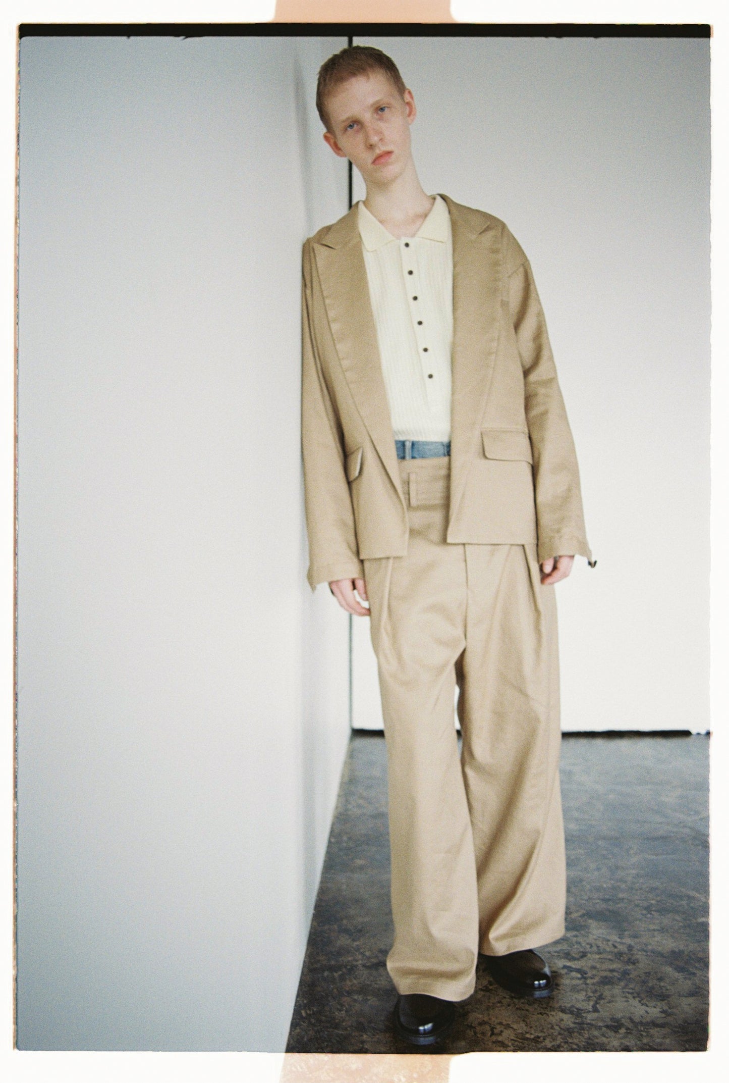 BUTTONLESS TAILORED JACKET(BEIGE)