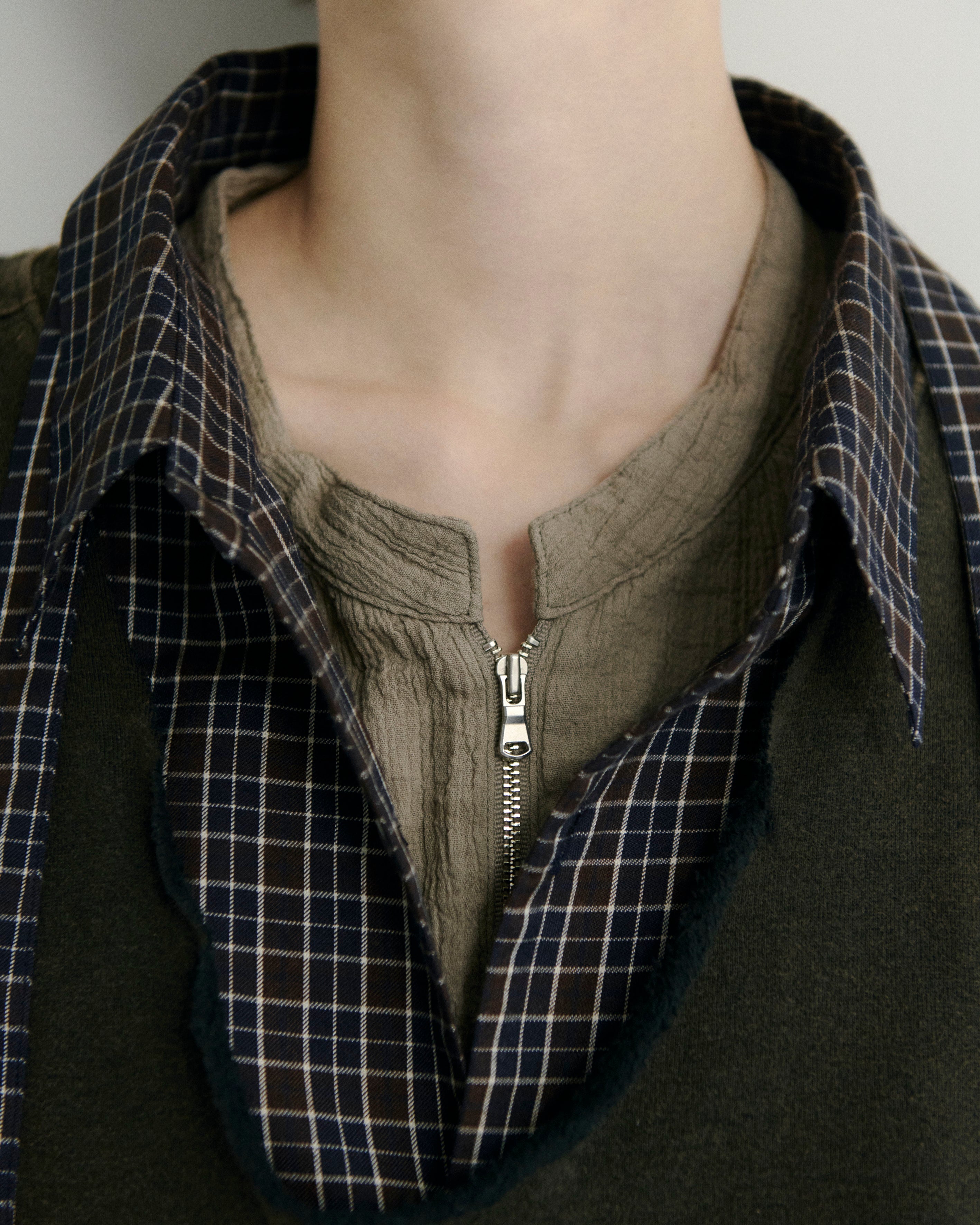 CREPE HALF ZIP SHIRT(GREIGE) – ANCELLM
