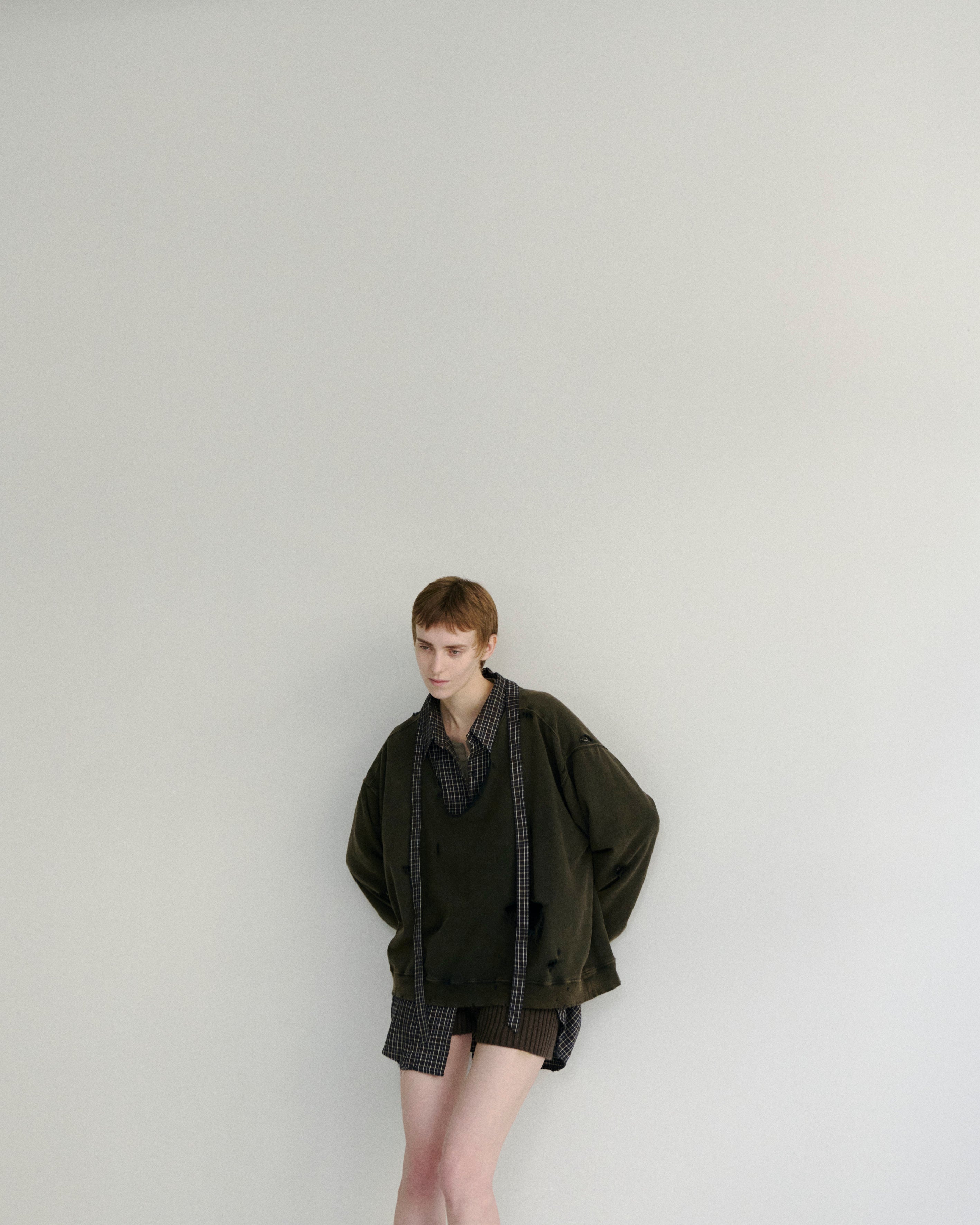 BROKEN SWEAT SHIRT(BLACK) – ANCELLM
