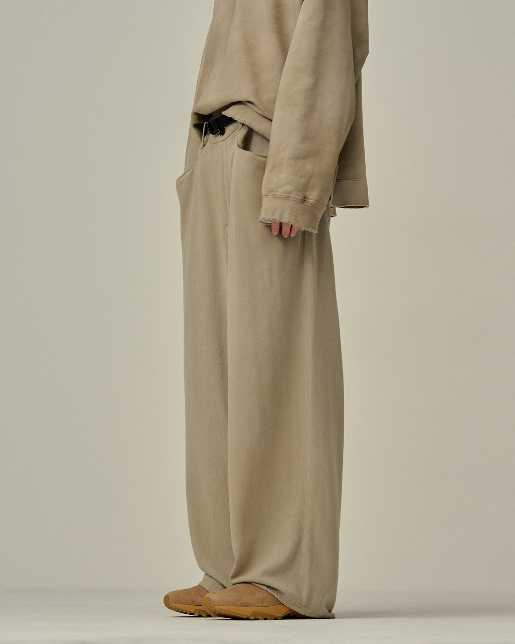 SILK WIDE SLACKS(SAND)