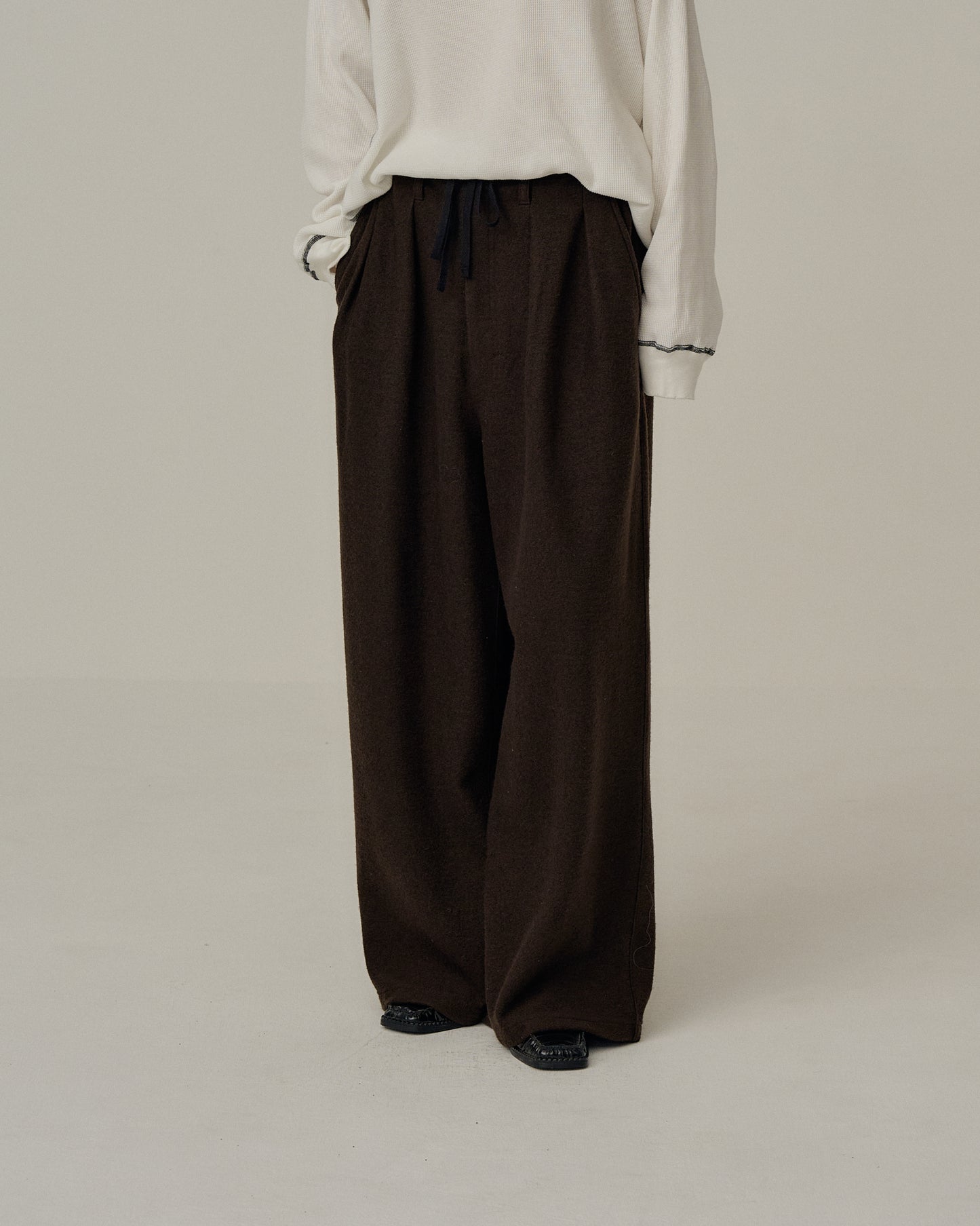 WOOL WIDE EASY TUCK SLACKS(D.BROWN)