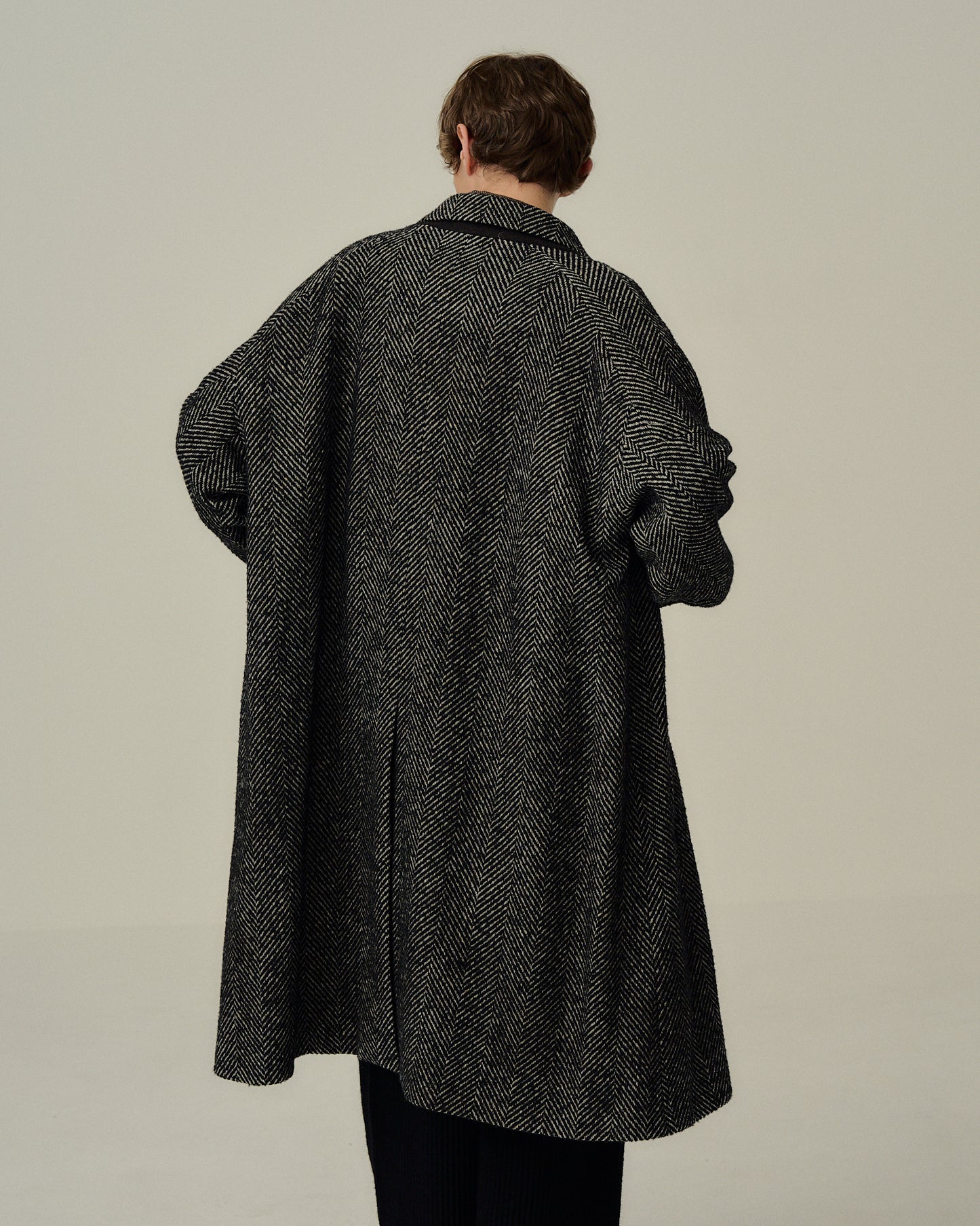 SEMI-DOUBLE CHESTER COAT(WHITE×BLACK)
