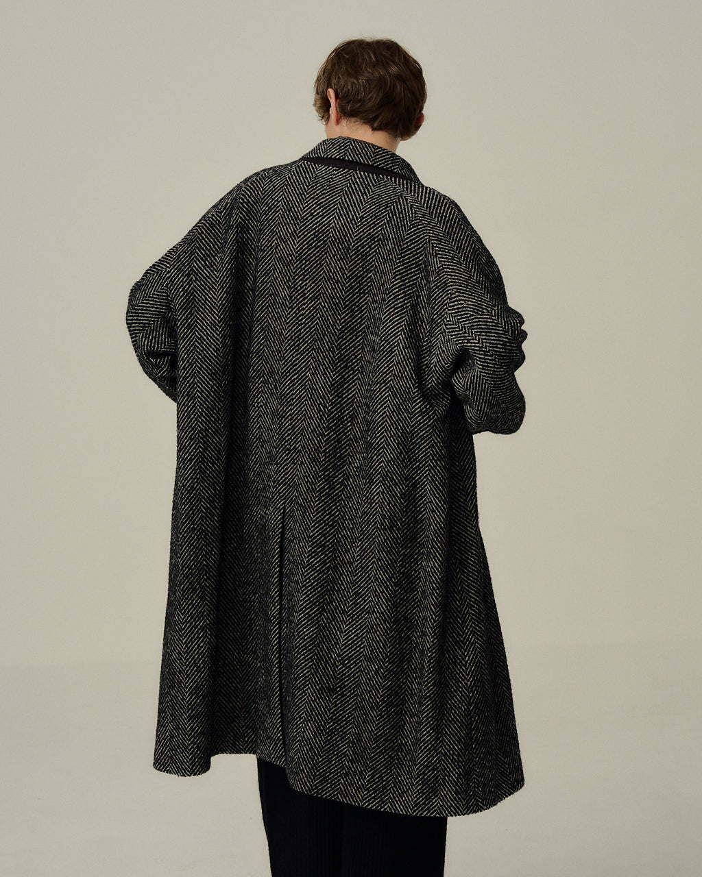 SEMI-DOUBLE CHESTER COAT(WHITE×BLACK)