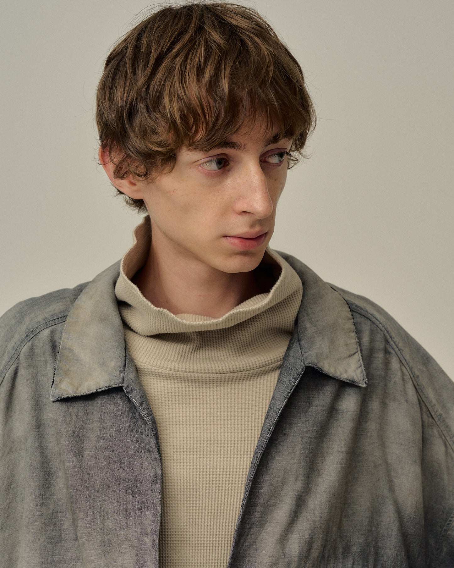 DAMAGE WAFFLE HI-NECK LS T-SHIRT(GREIGE)