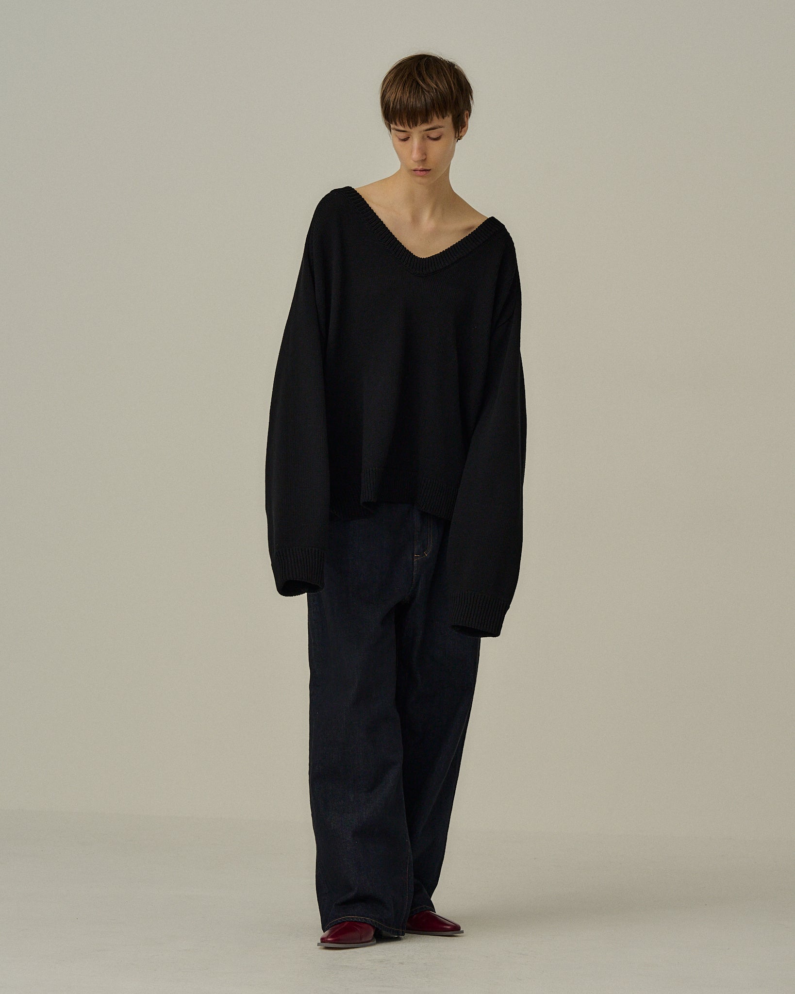 UV NECK KNIT(BLACK) – ANCELLM