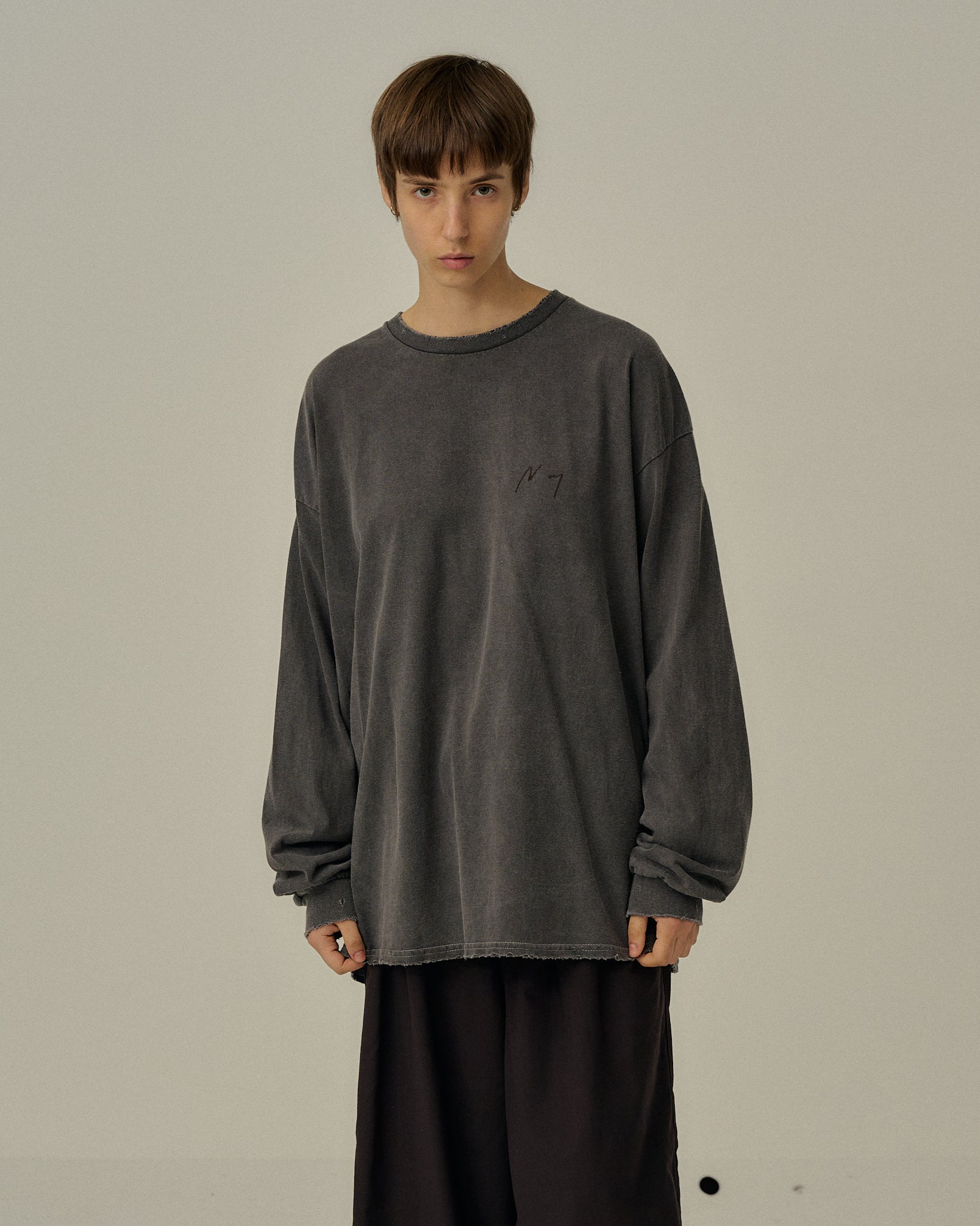 トップス ANCELLM EMBROIDERY DYED LS NAVY & BLACK ANCELLM EMBROIDERY DYED LS T-SHIRT