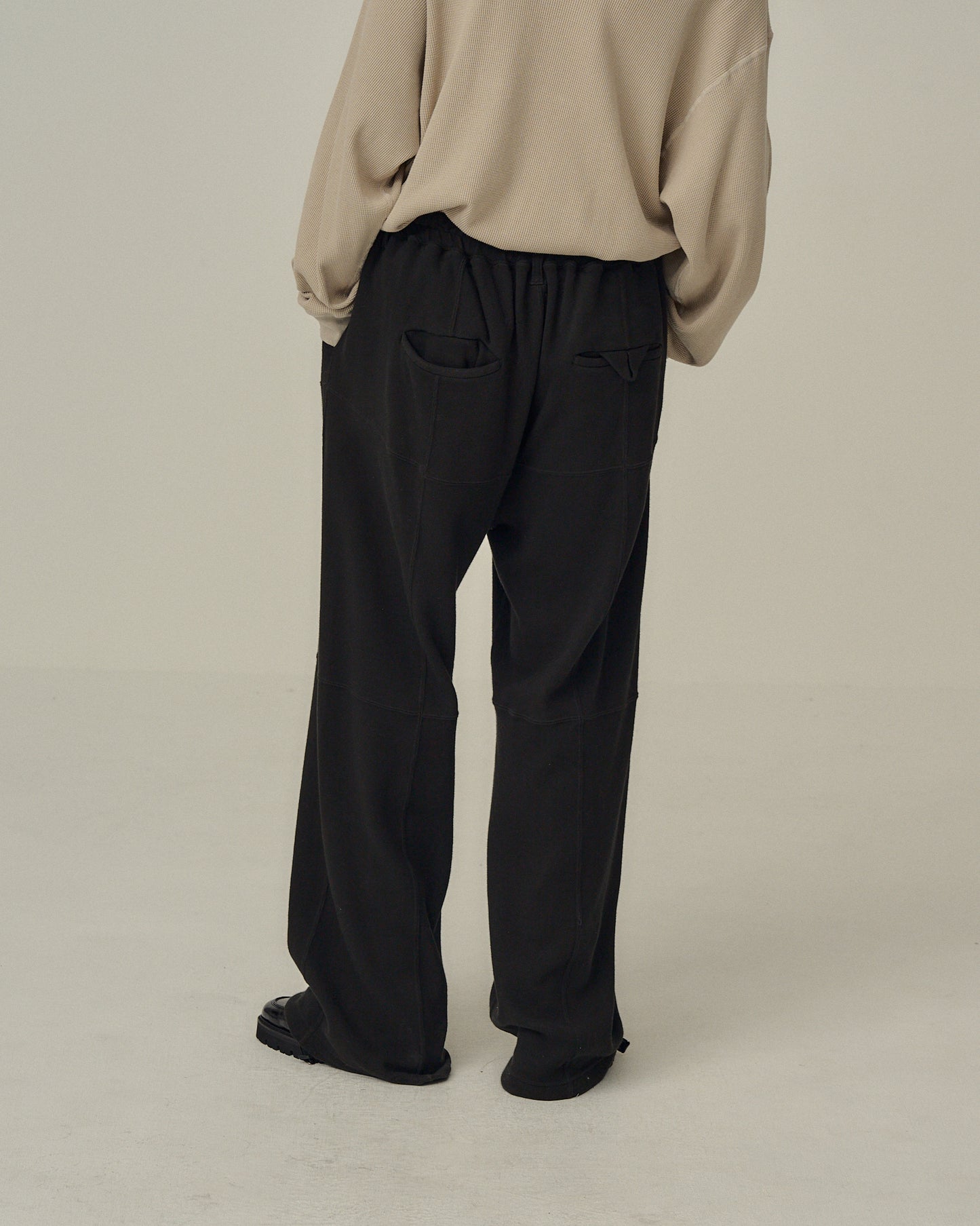 SWITCHING SMOOTH KNIT PANTS(BLACK)