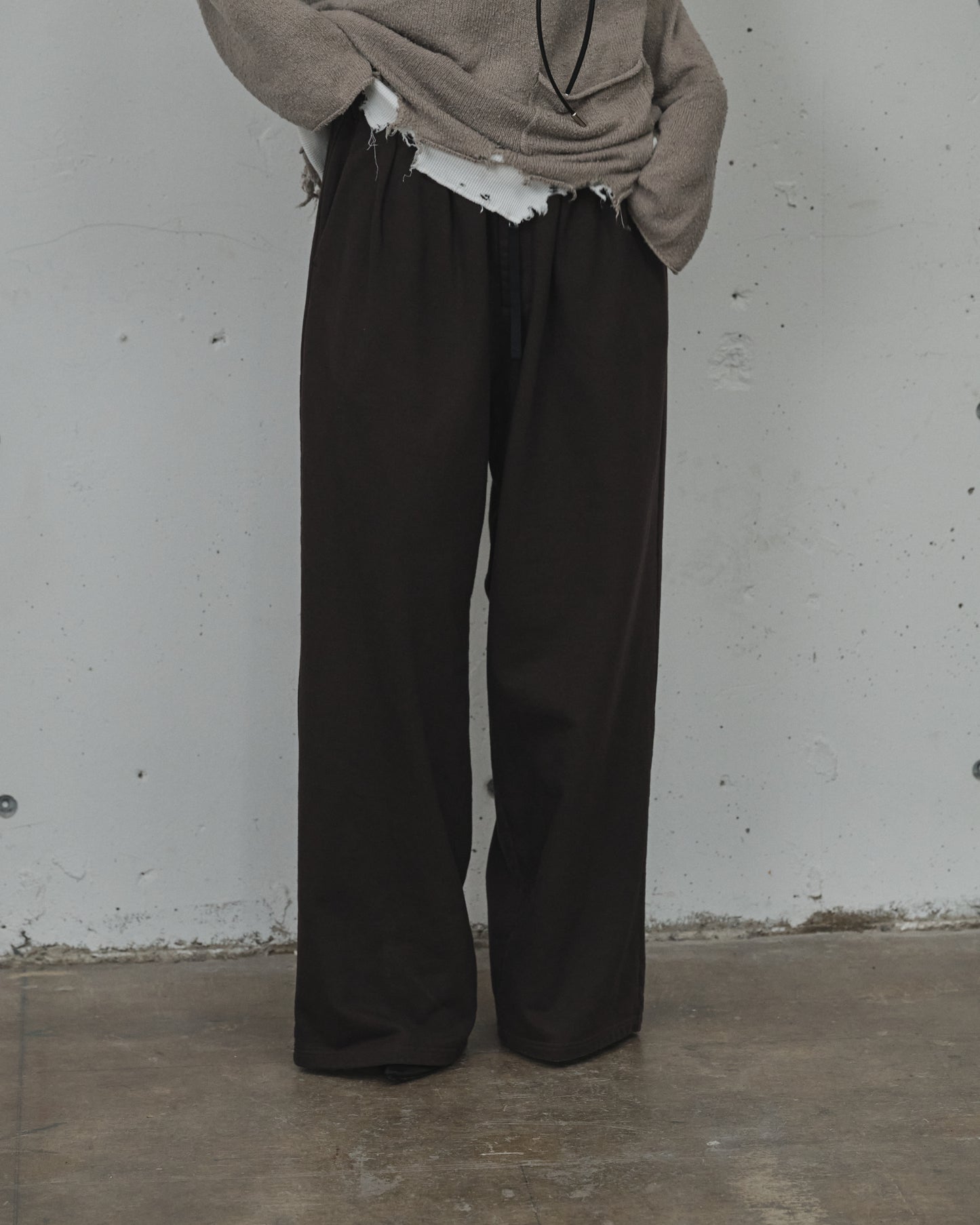 2TUCK SWEAT PANTS(BROWN)