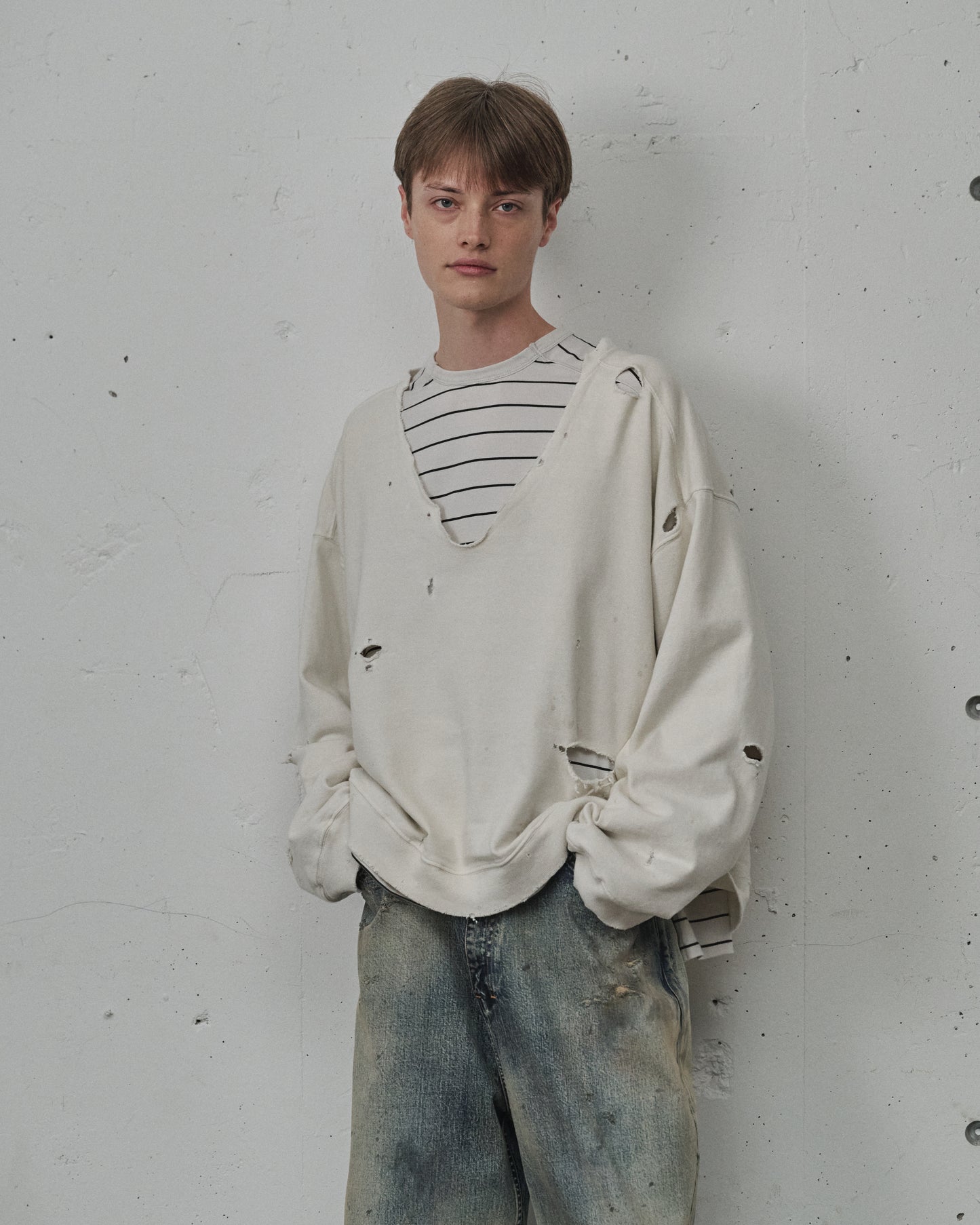 BROKEN SWEAT SHIRT(WHITE)