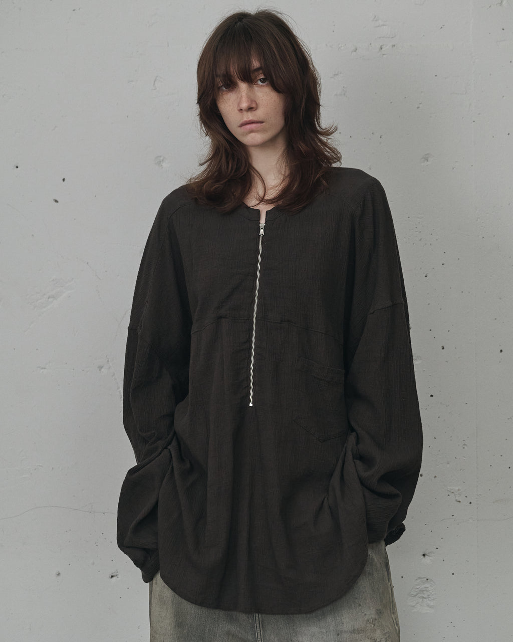 CREPE HALF ZIP SHIRT(BROWN)
