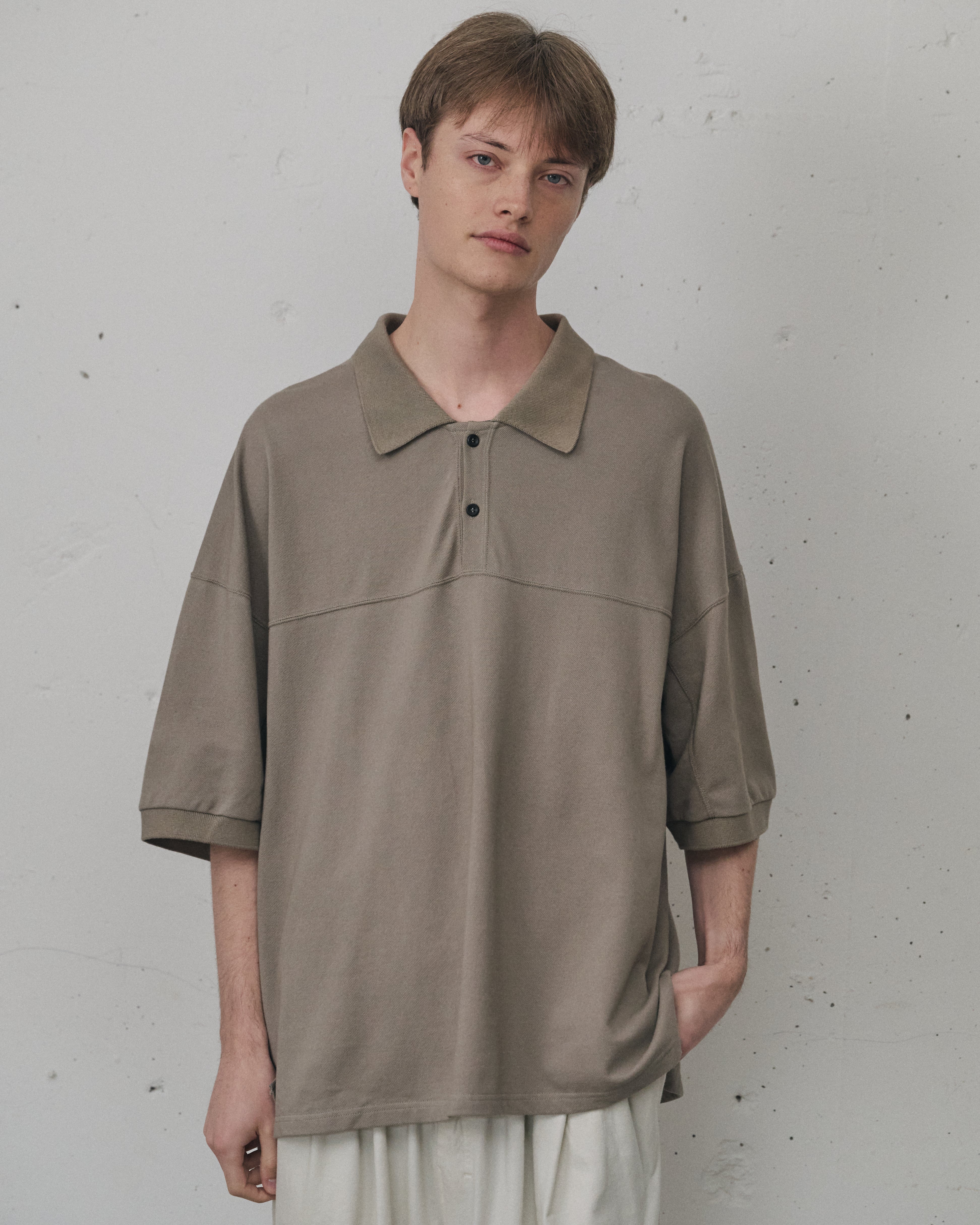 FOOTBALL S/S POLO(GREIGE) – ANCELLM