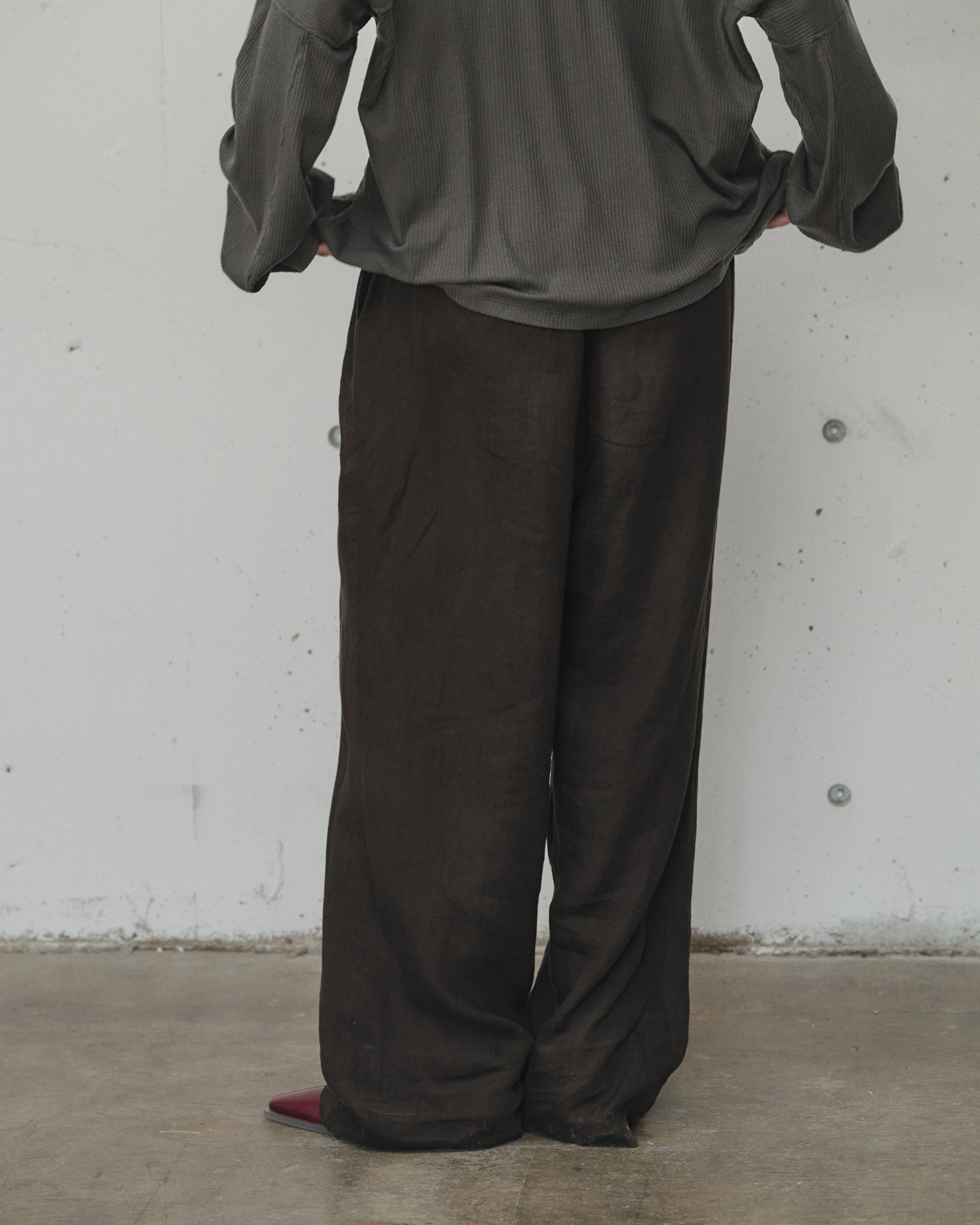 100/S LINEN TUCK SLACKS(BROWN) – ANCELLM