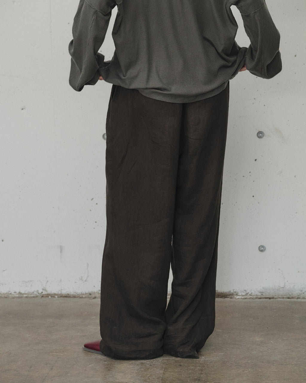 100/S LINEN TUCK SLACKS(BROWN)