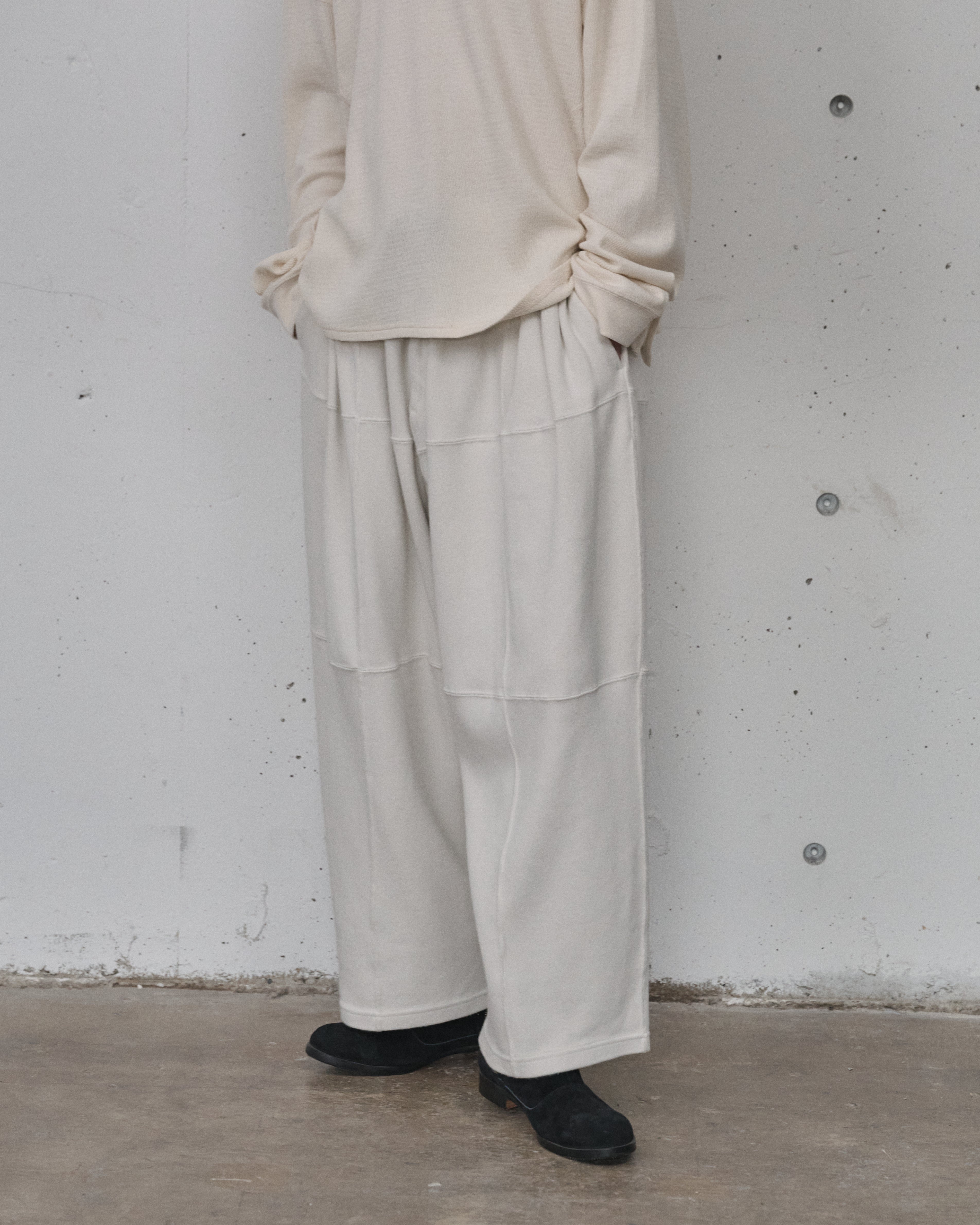 SMOOTH PANEL WIDE SLACKS(OFF) – ANCELLM