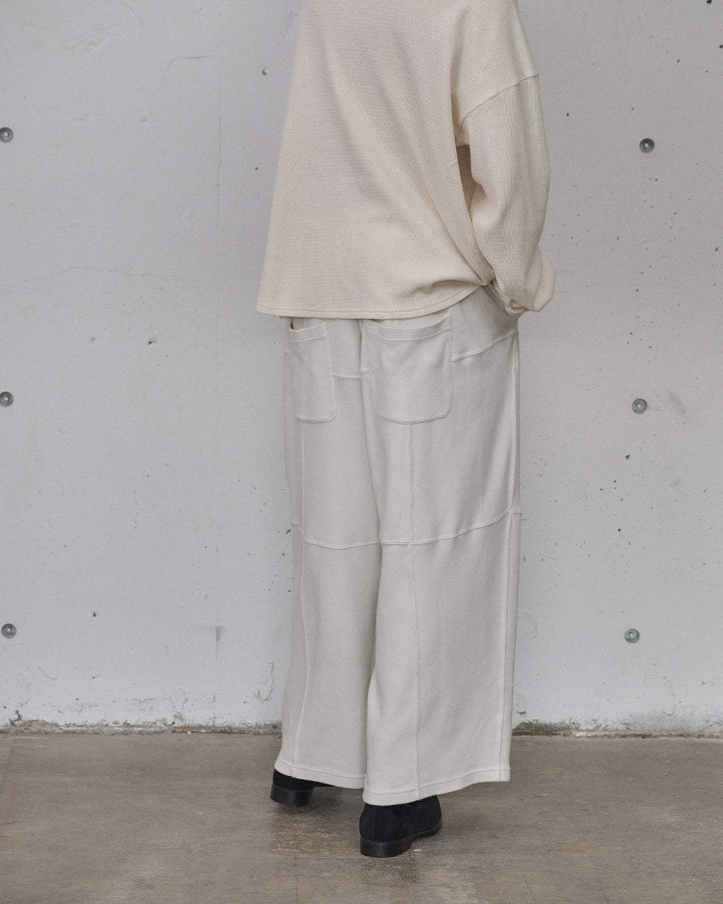 SMOOTH PANEL WIDE SLACKS(OFF)