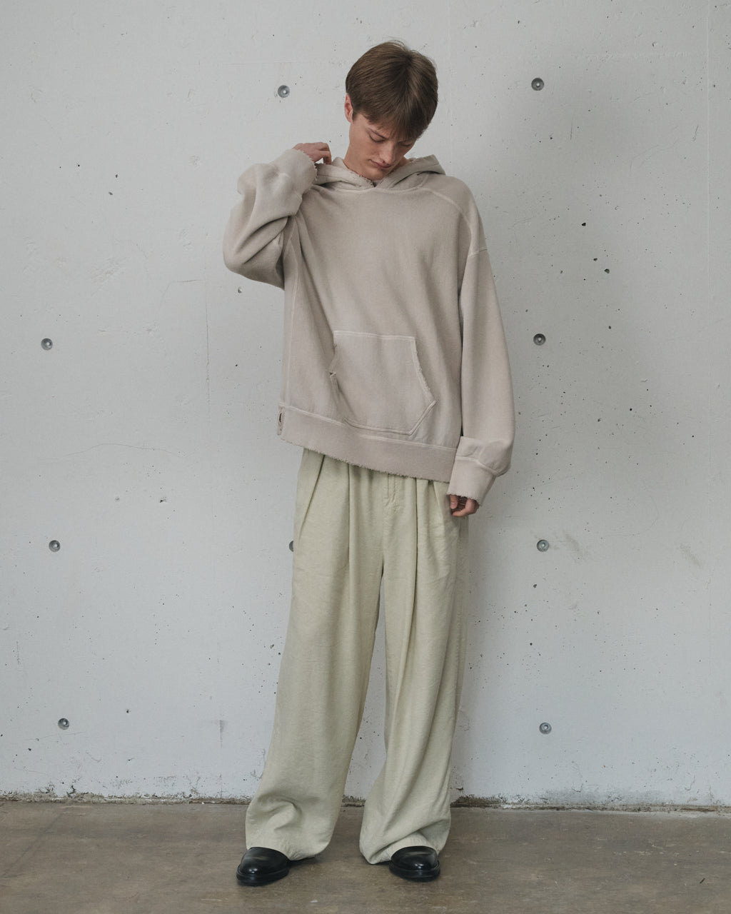 S/L TUCK EASY SLACKS(D.WHITE) – ANCELLM
