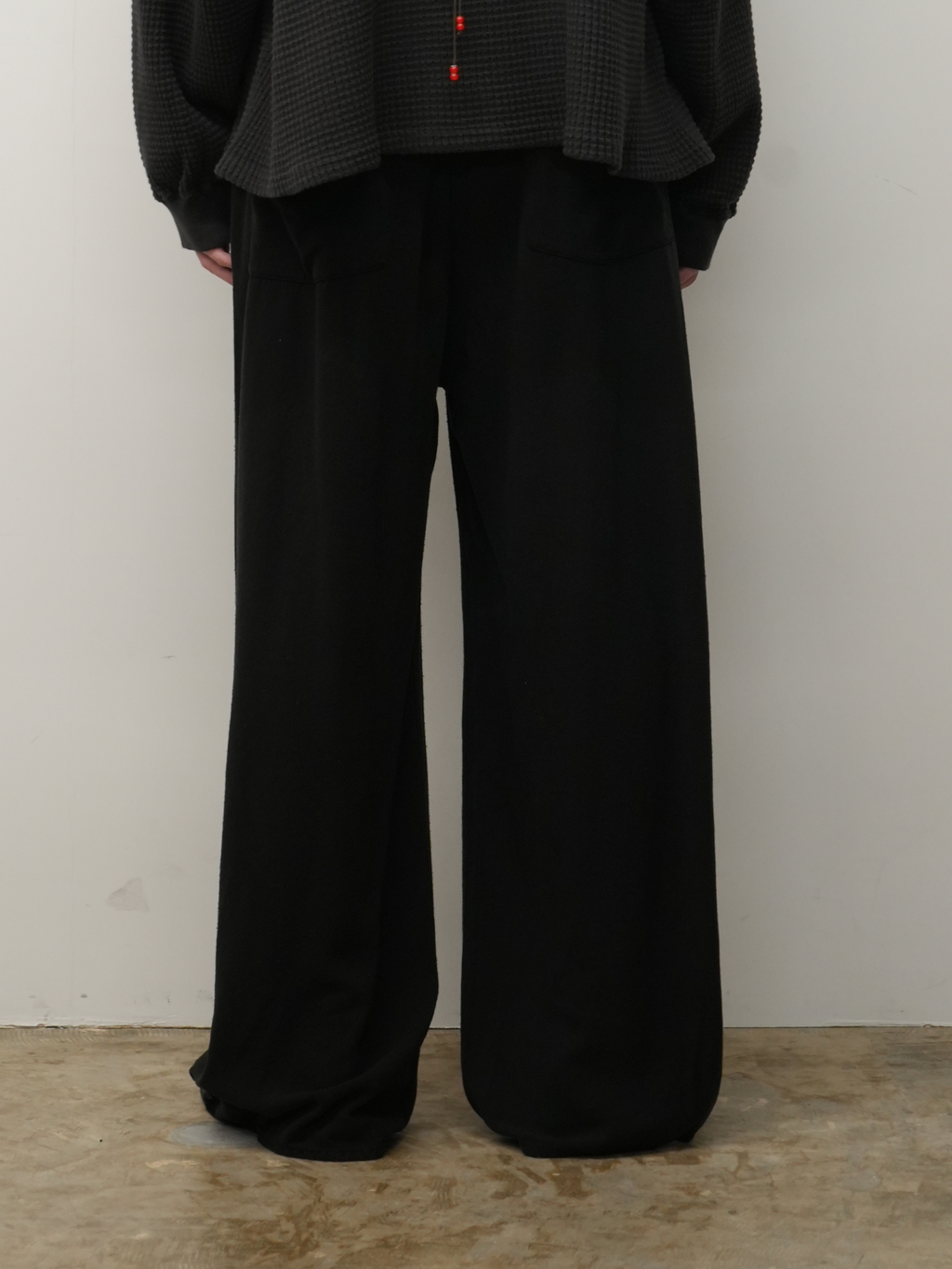 SILK WIDE SLACKS(BLACK)