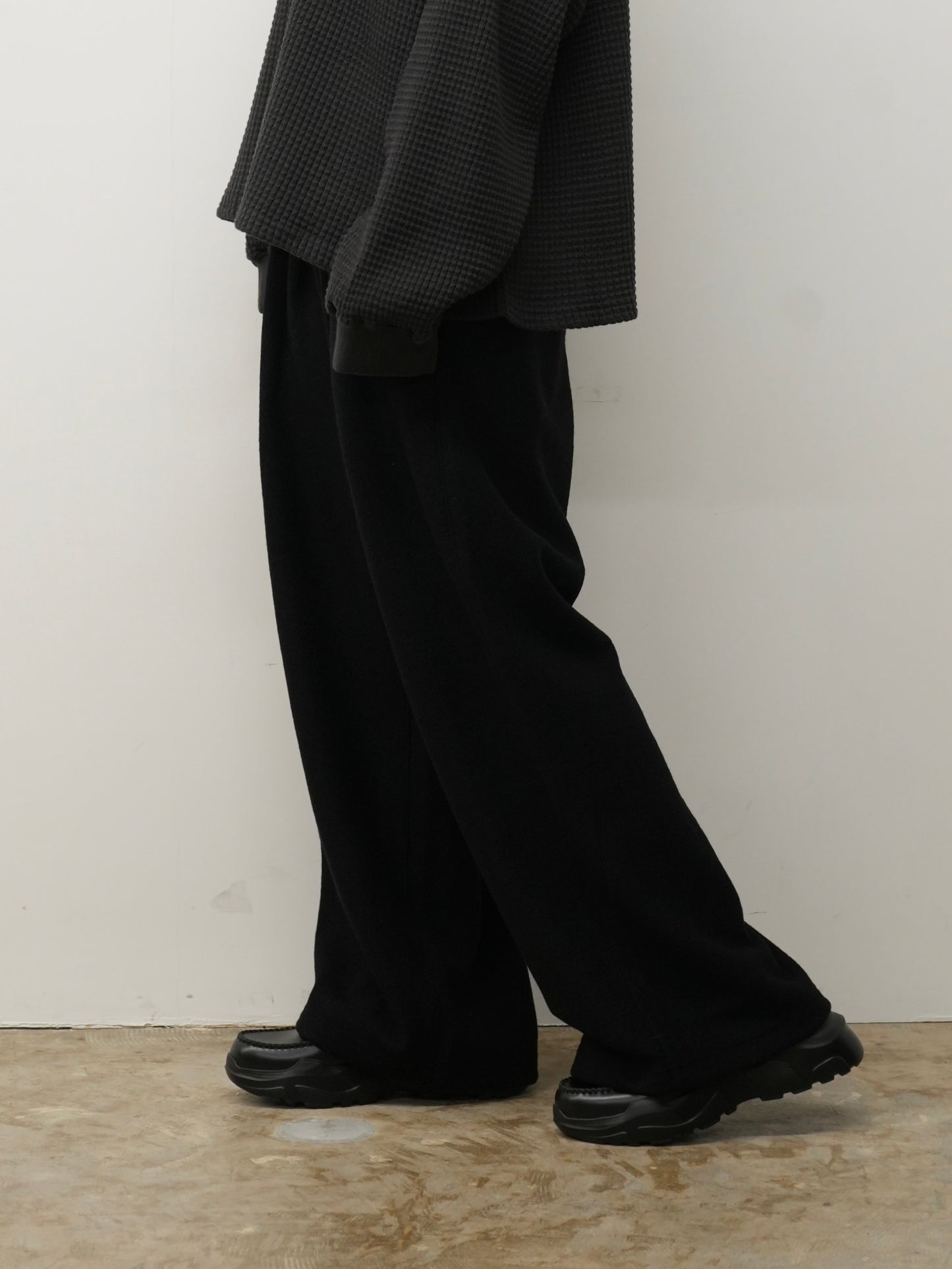 WOOL WIDE EASY TUCK SLACKS(BLACK)