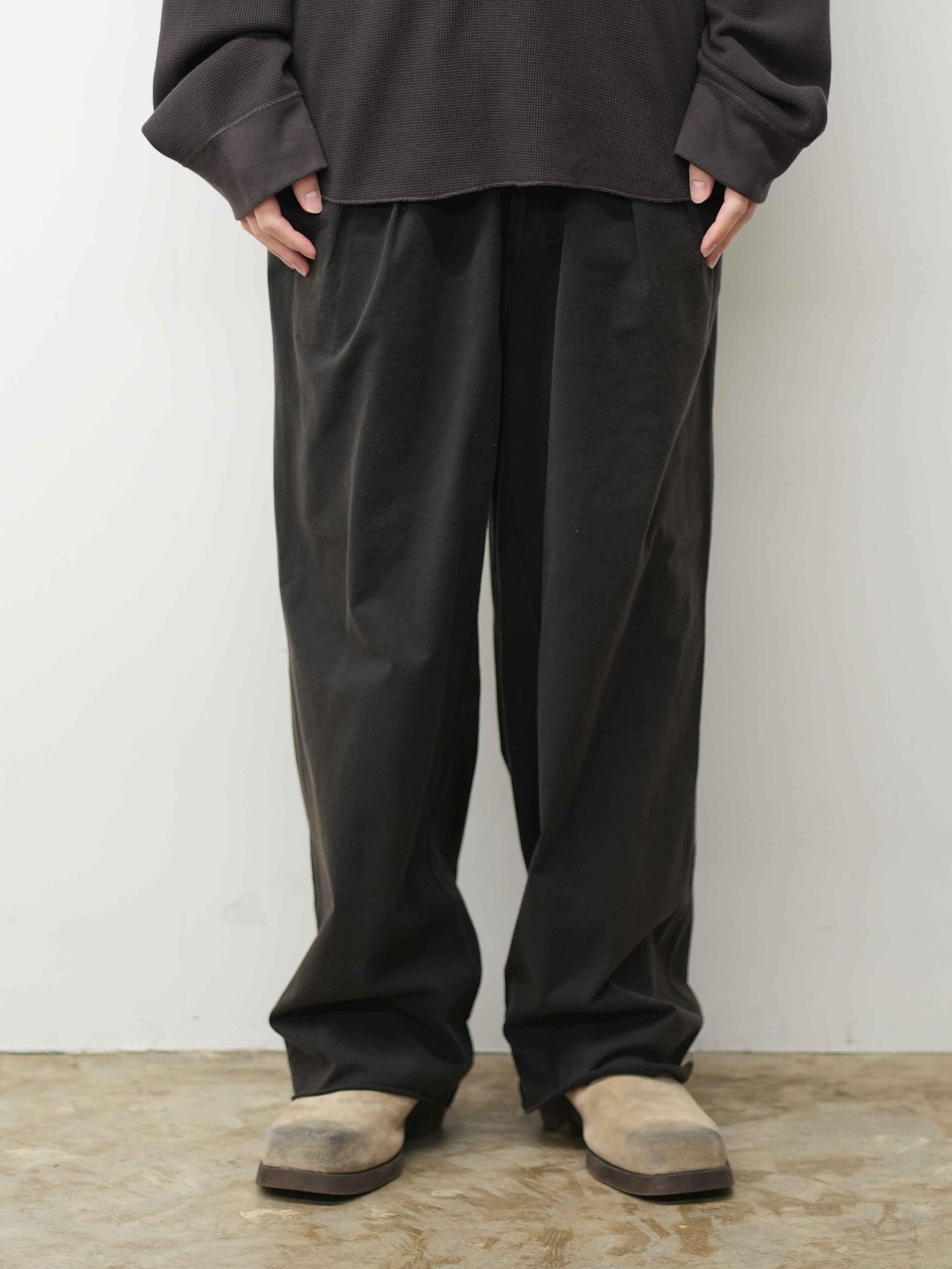 DRAPE WIDE EASY CUT SLACKS(BLACK) – ANCELLM