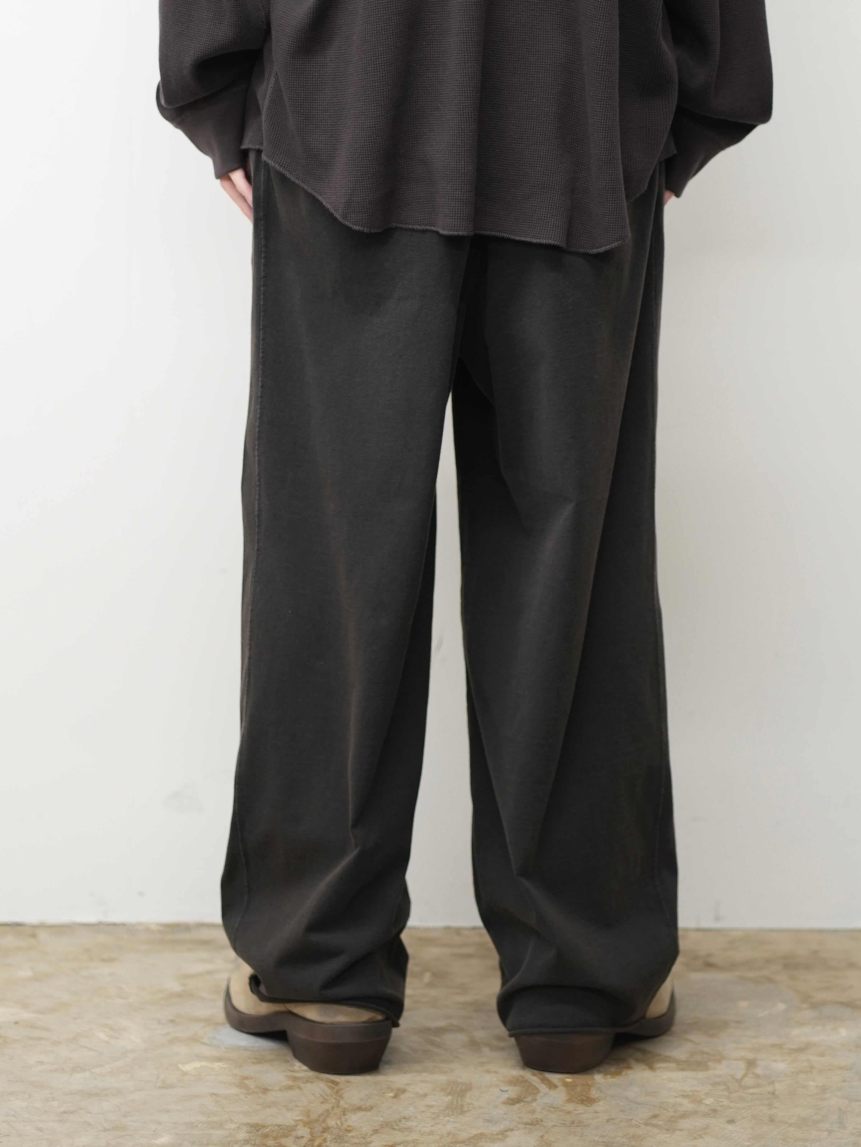 DRAPE WIDE EASY CUT SLACKS(BLACK) – ANCELLM