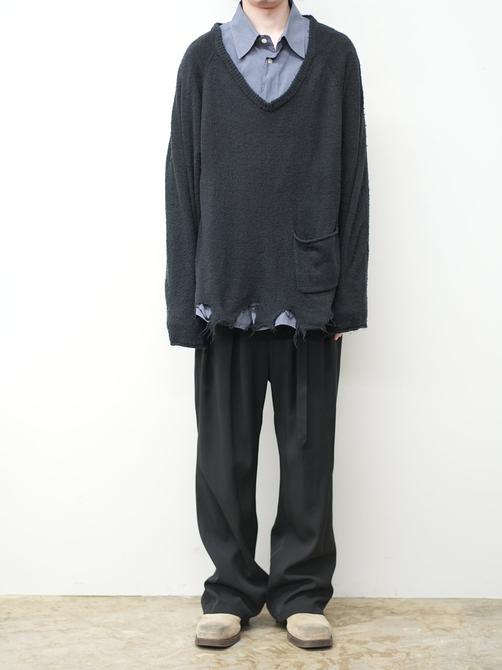 DAMAGE SILK UVNECK KNIT(BLACK)