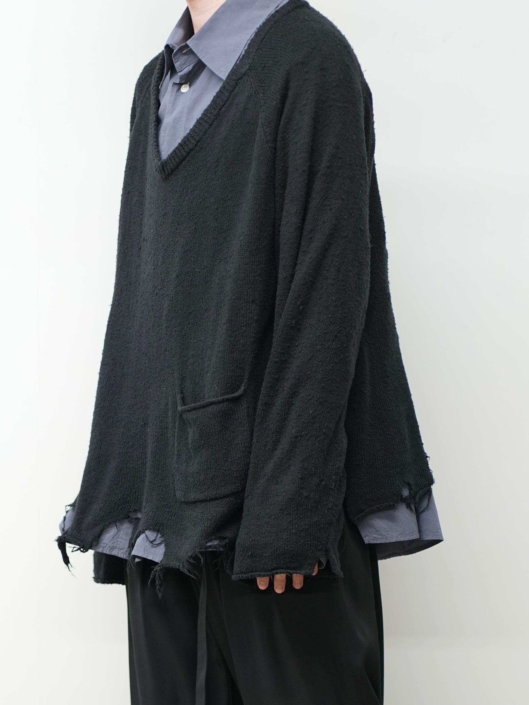 DAMAGE SILK UVNECK KNIT(BLACK) – ANCELLM
