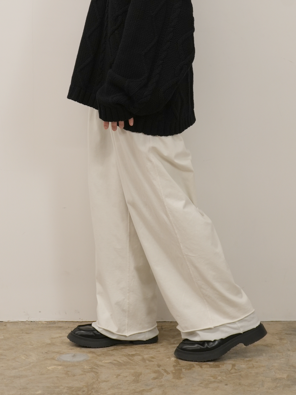DRAPE WIDE EASY CUT SLACKS(WHITE) – ANCELLM DRAPE WIDE EASY CUT SLACKS(WHITE) – ANCELLM