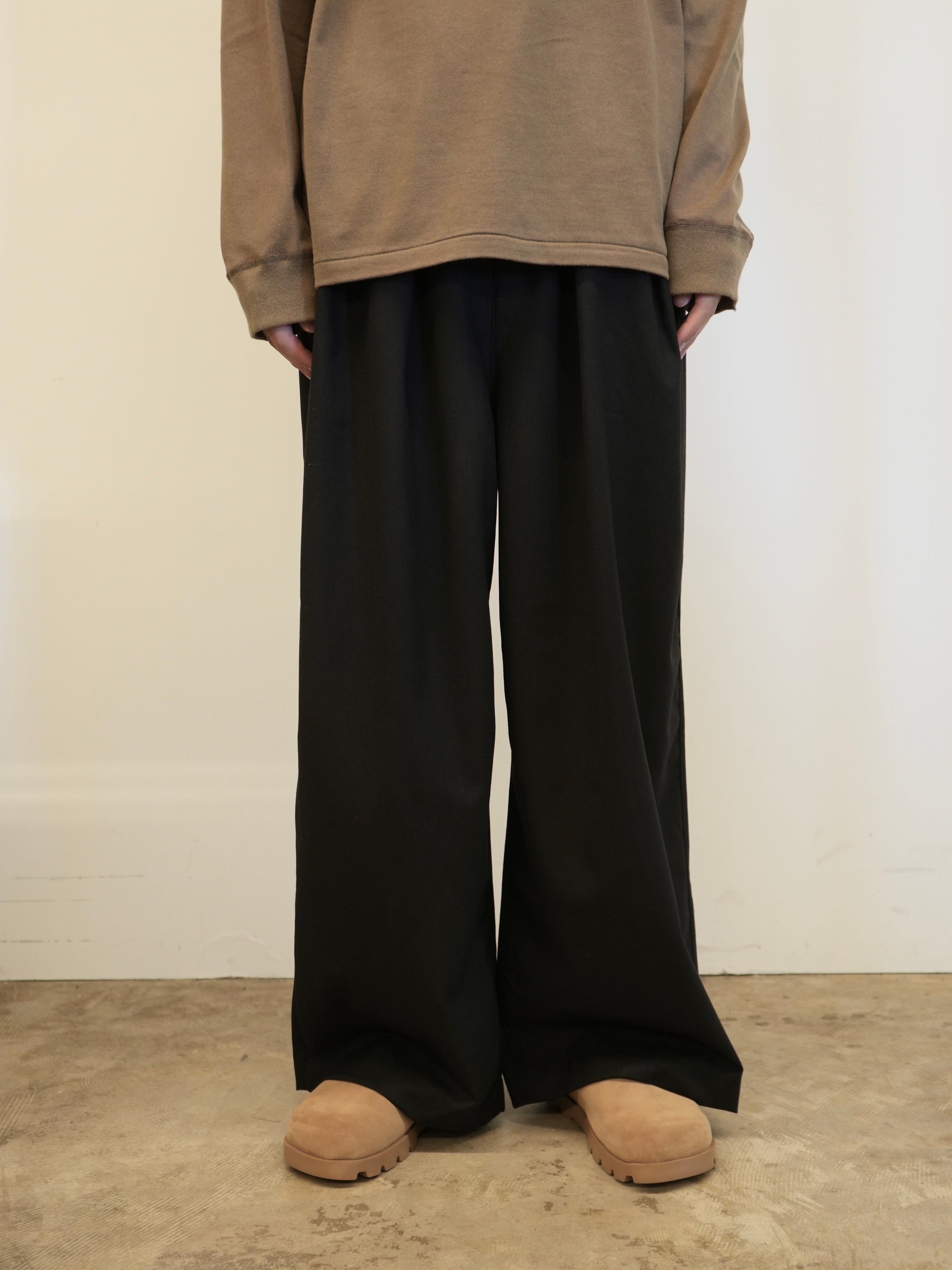 【CALM】WOOL TROPICAL EASY SLACKS Lサイズ 名古屋 WOOL CALMSSKIN TUCK EASY SLACKS(BLACK) – ANCELLM