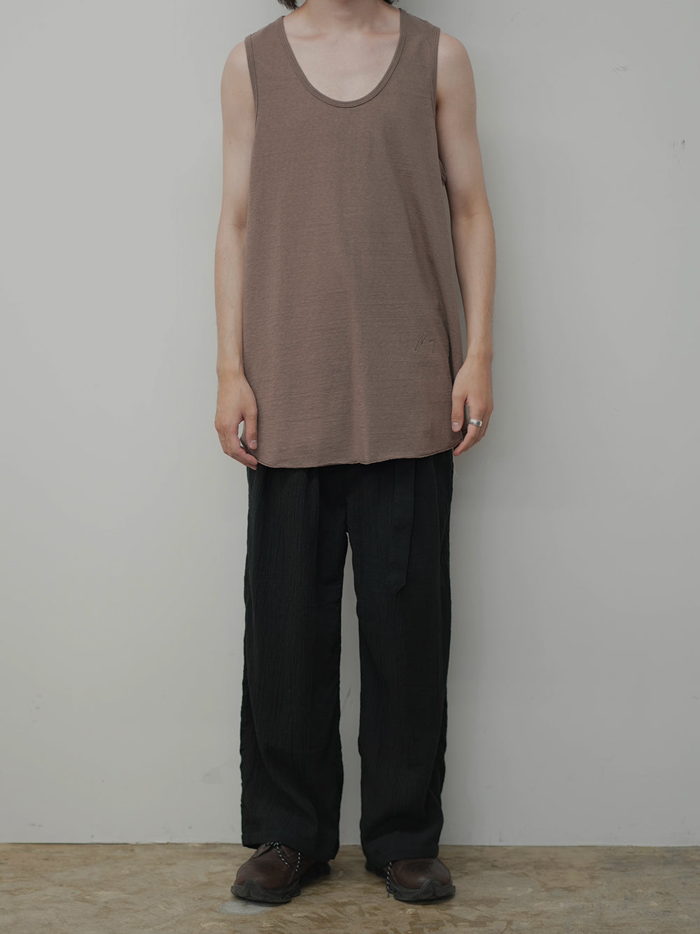ANC BASIC TANK TOP(BROWN)