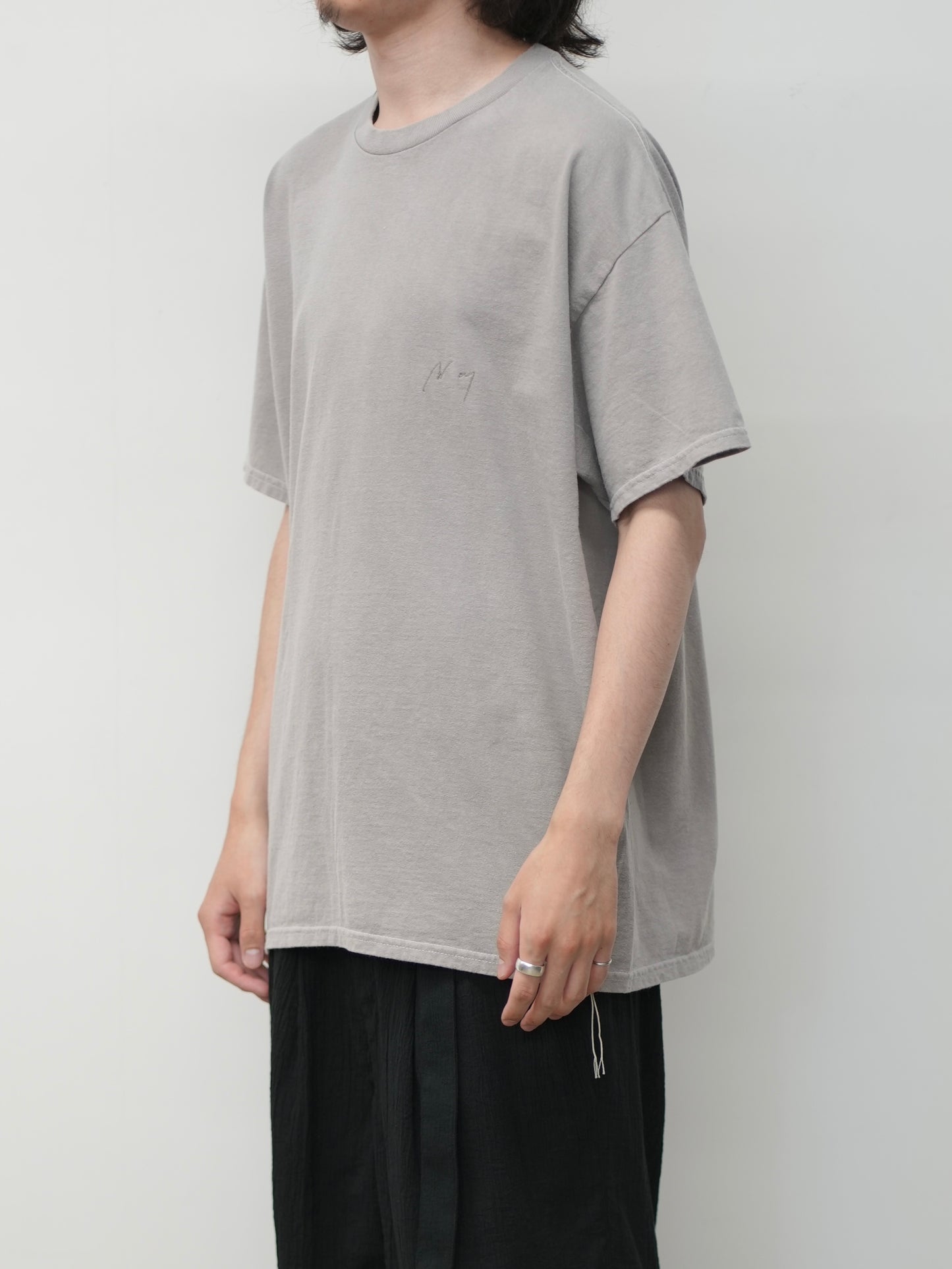 DYED EMBROIDERY T-SHIRT(GREIGE)