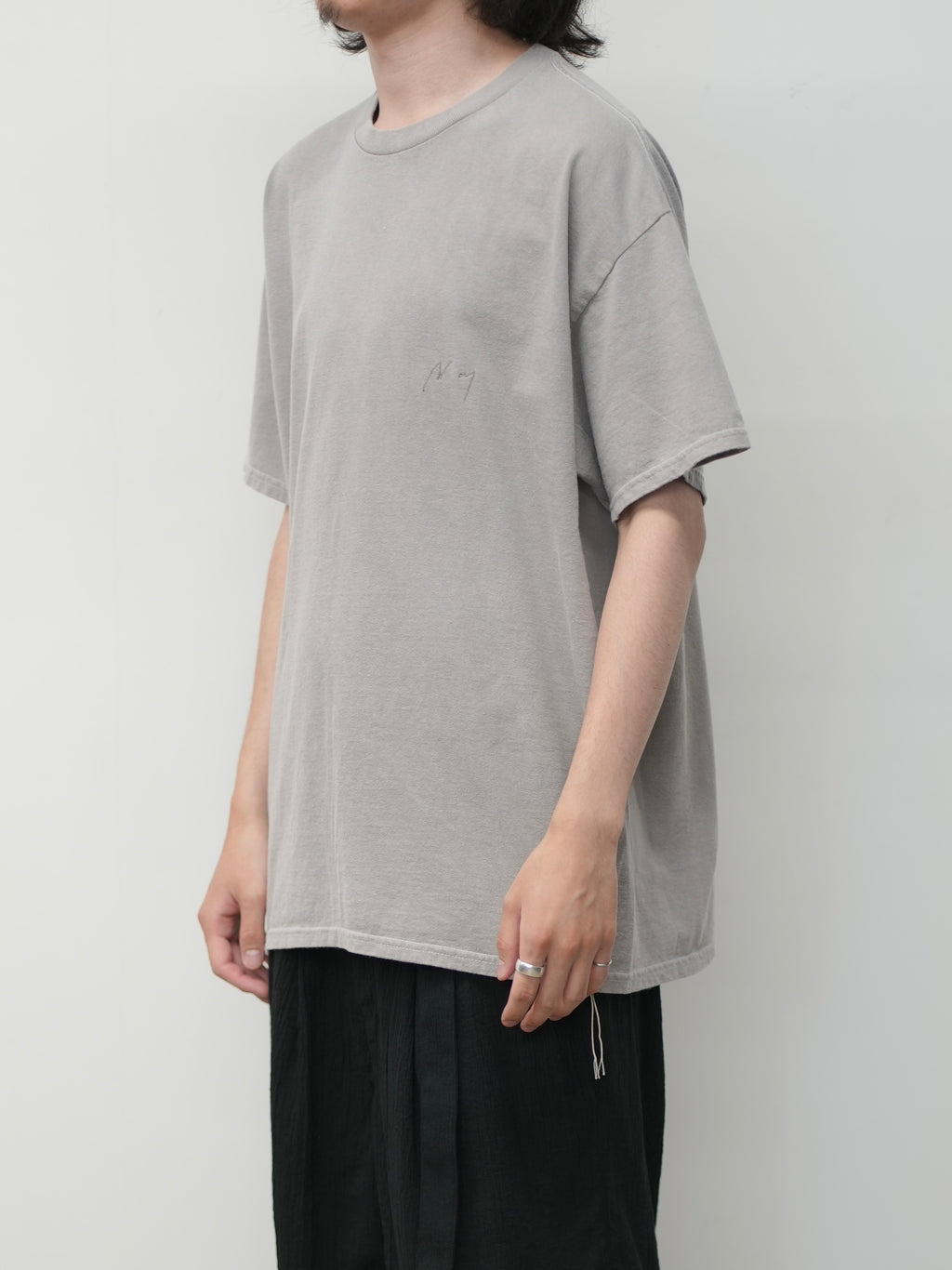 DYED EMBROIDERY T-SHIRT(GREIGE)