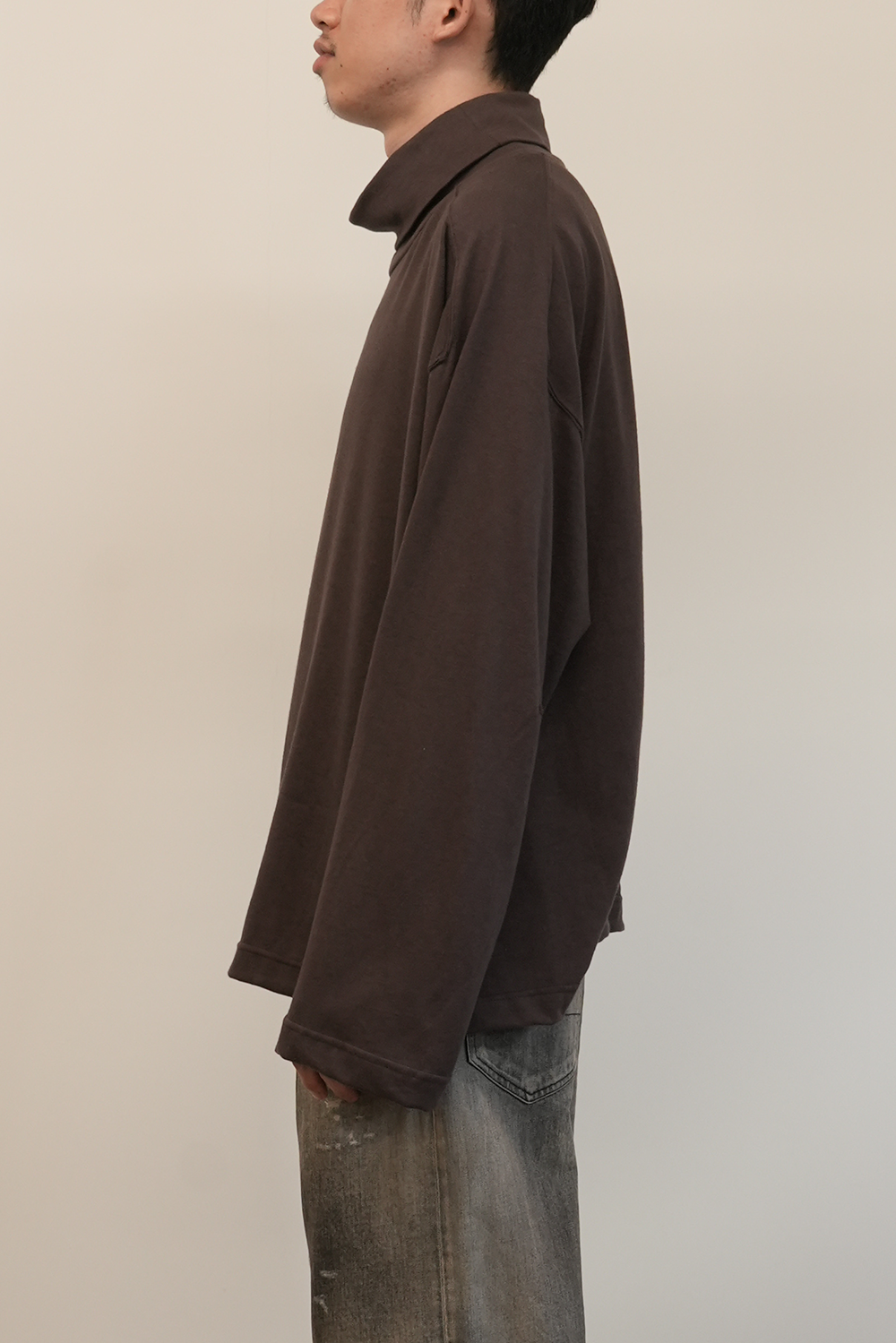 C/R OVER TURTLE NECK LS T-SHIRT(BROWN)