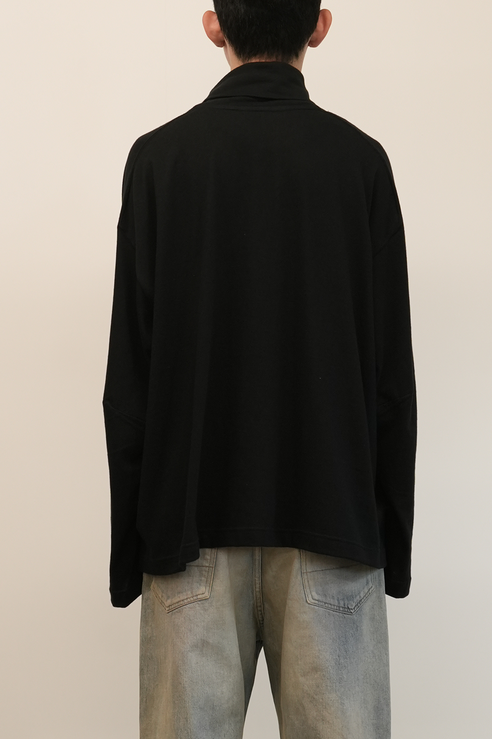 C/R OVER TURTLE NECK LS T-SHIRT(BLACK)