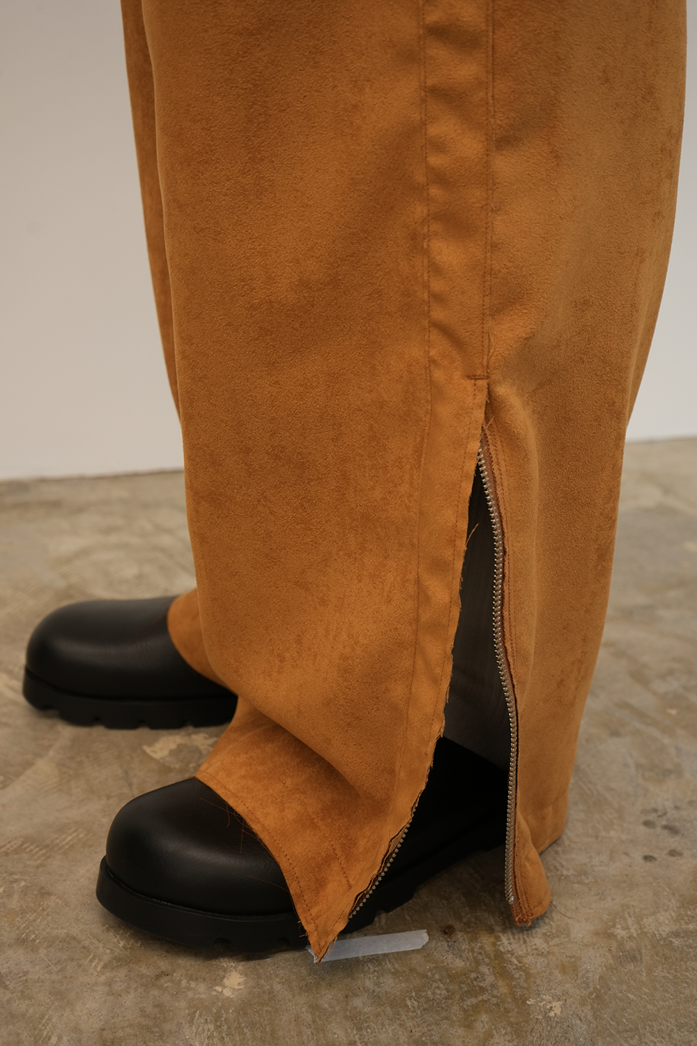 VEGAN LEATHER SIDE LINE PANTS(YELLOW)