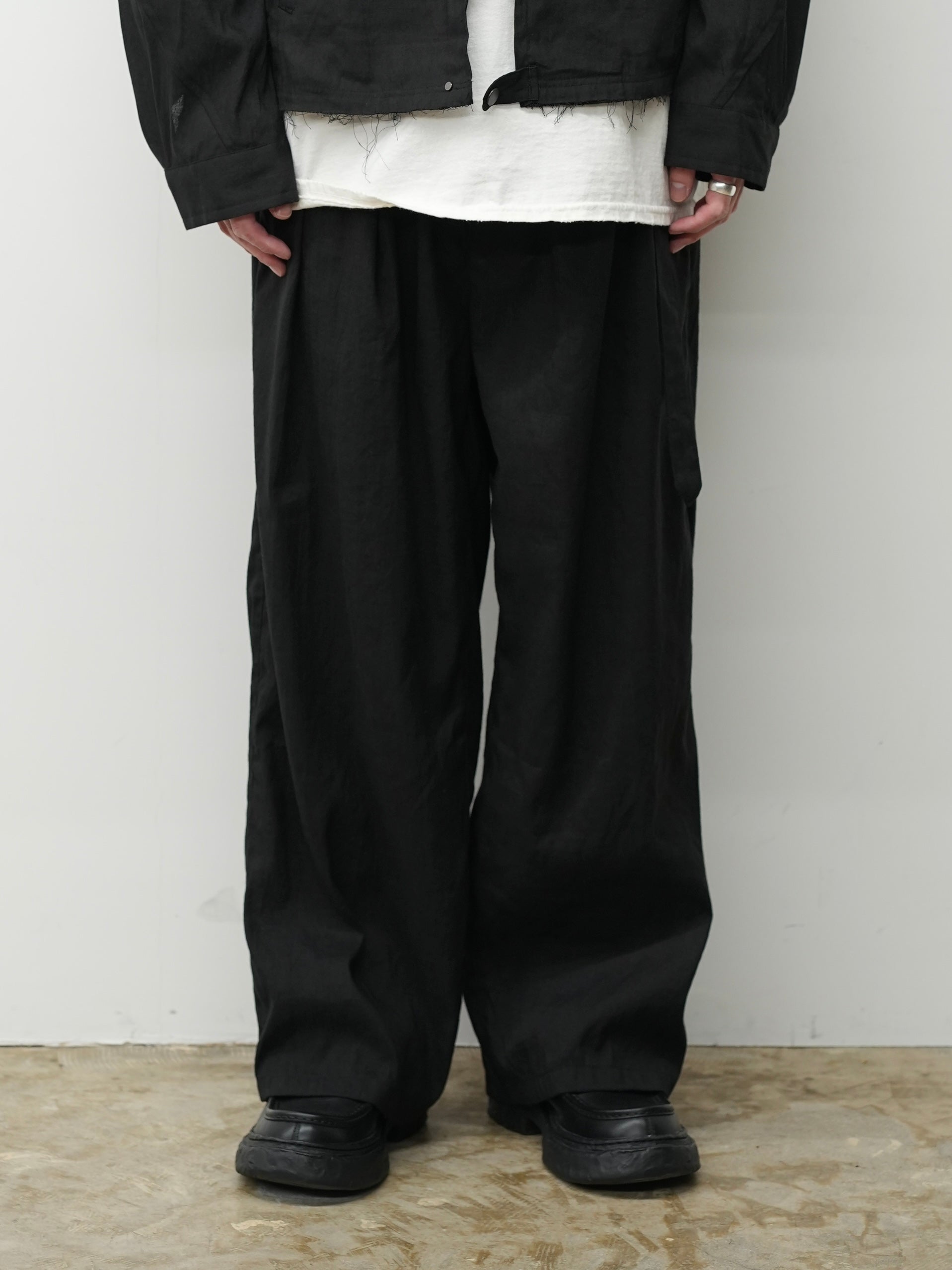 LINEN POPLIN BELT-LESS SLACKS(BLACK) – ANCELLM