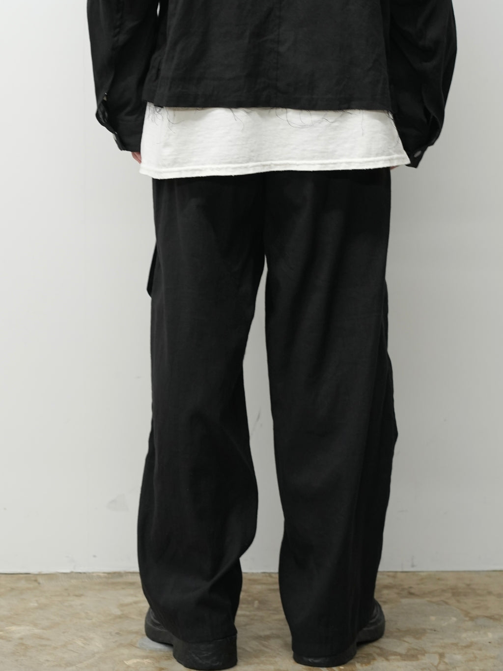LINEN POPLIN BELT-LESS SLACKS(BLACK)