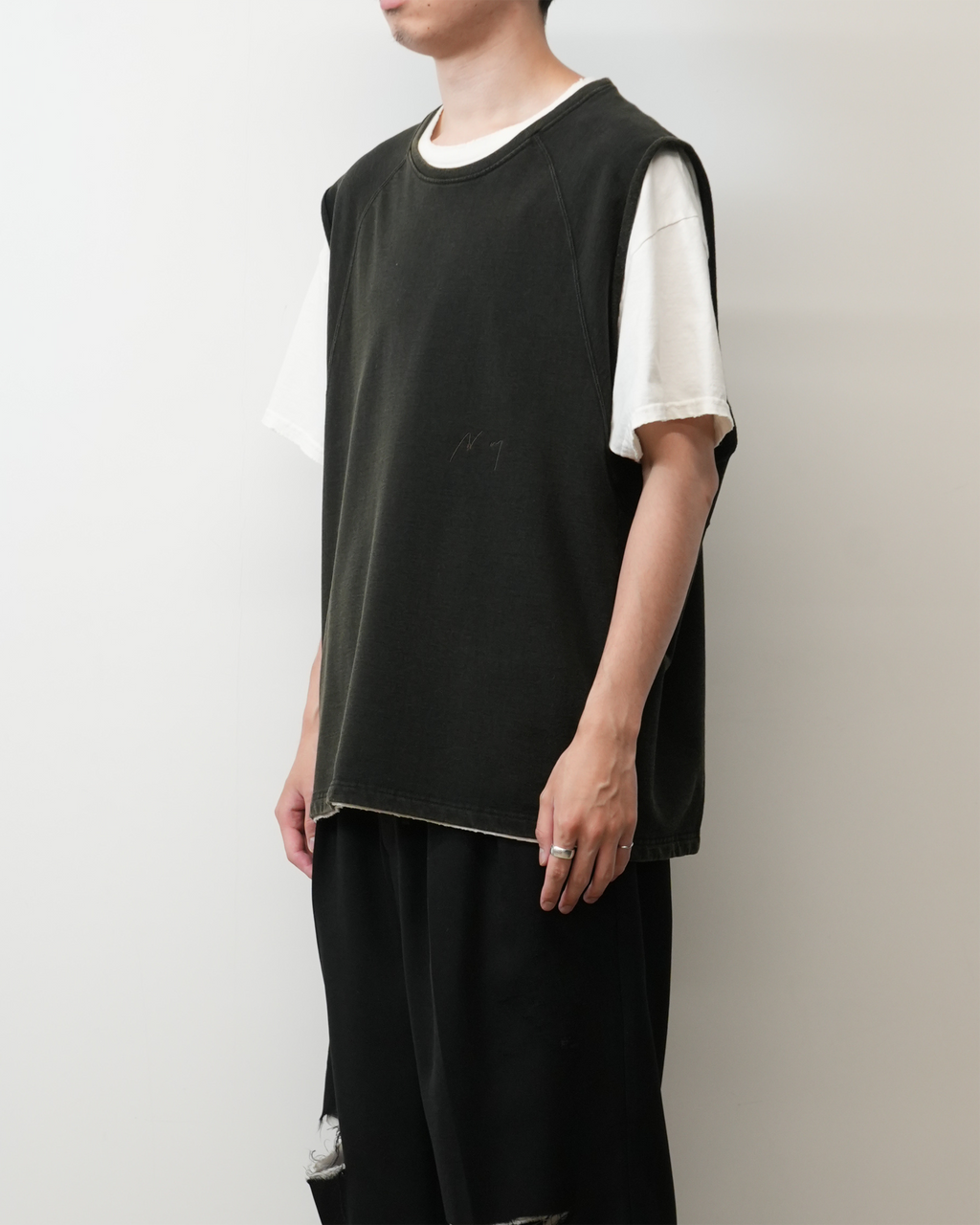 FADED SLEEVELESS T-SHIRT(BLACK) – ANCELLM FADED SLEEVELESS T-SHIRT(BLACK) – ANCELLM