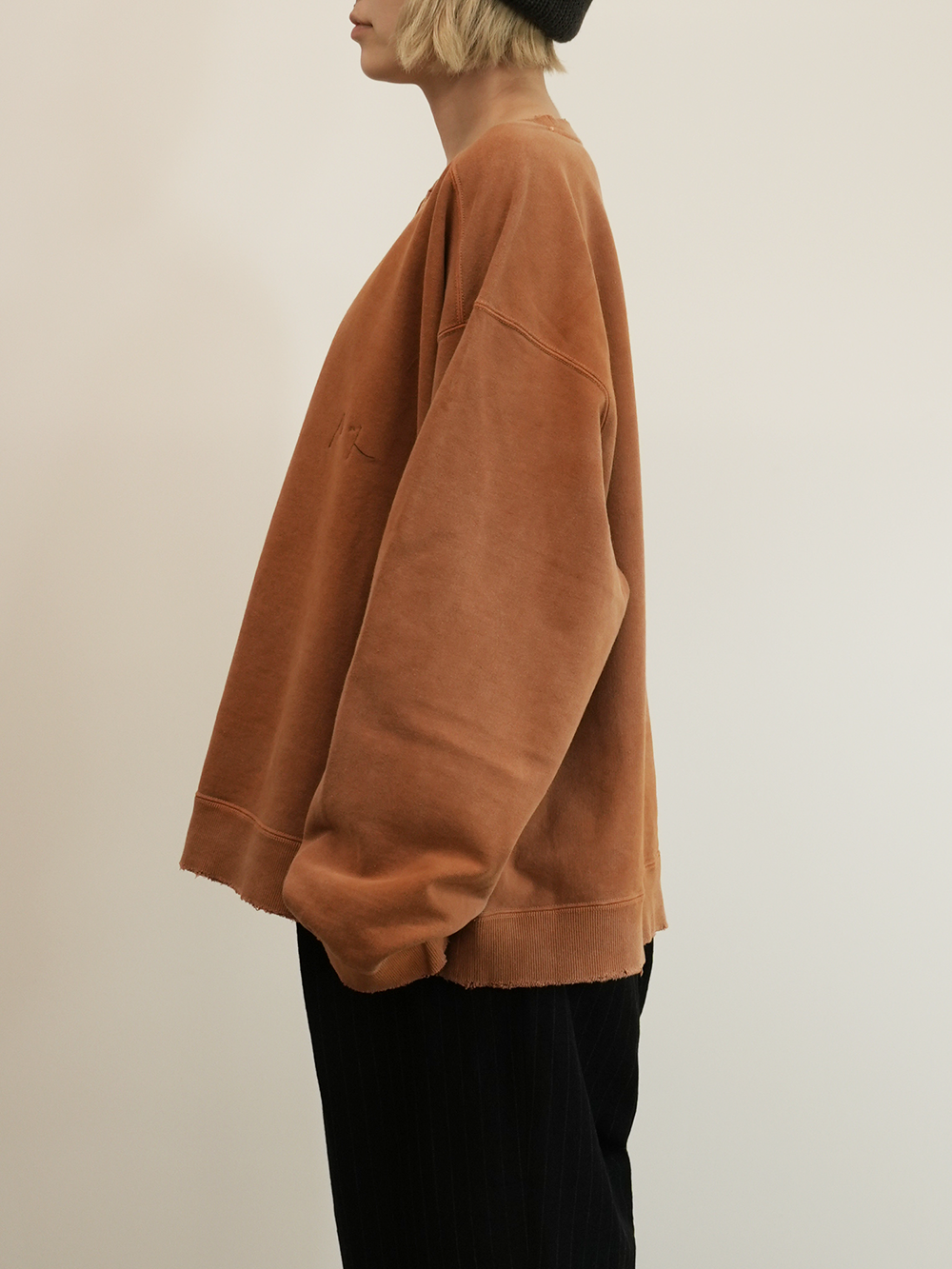 EMBROIDERY UNEVEN OVER SWEAT SHIRT(TERRACOTTA)