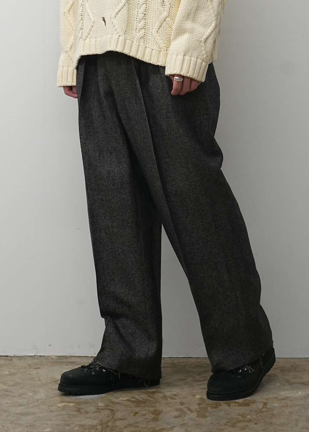 SHRINK WOOL WIDE SLACKS(BROWN)