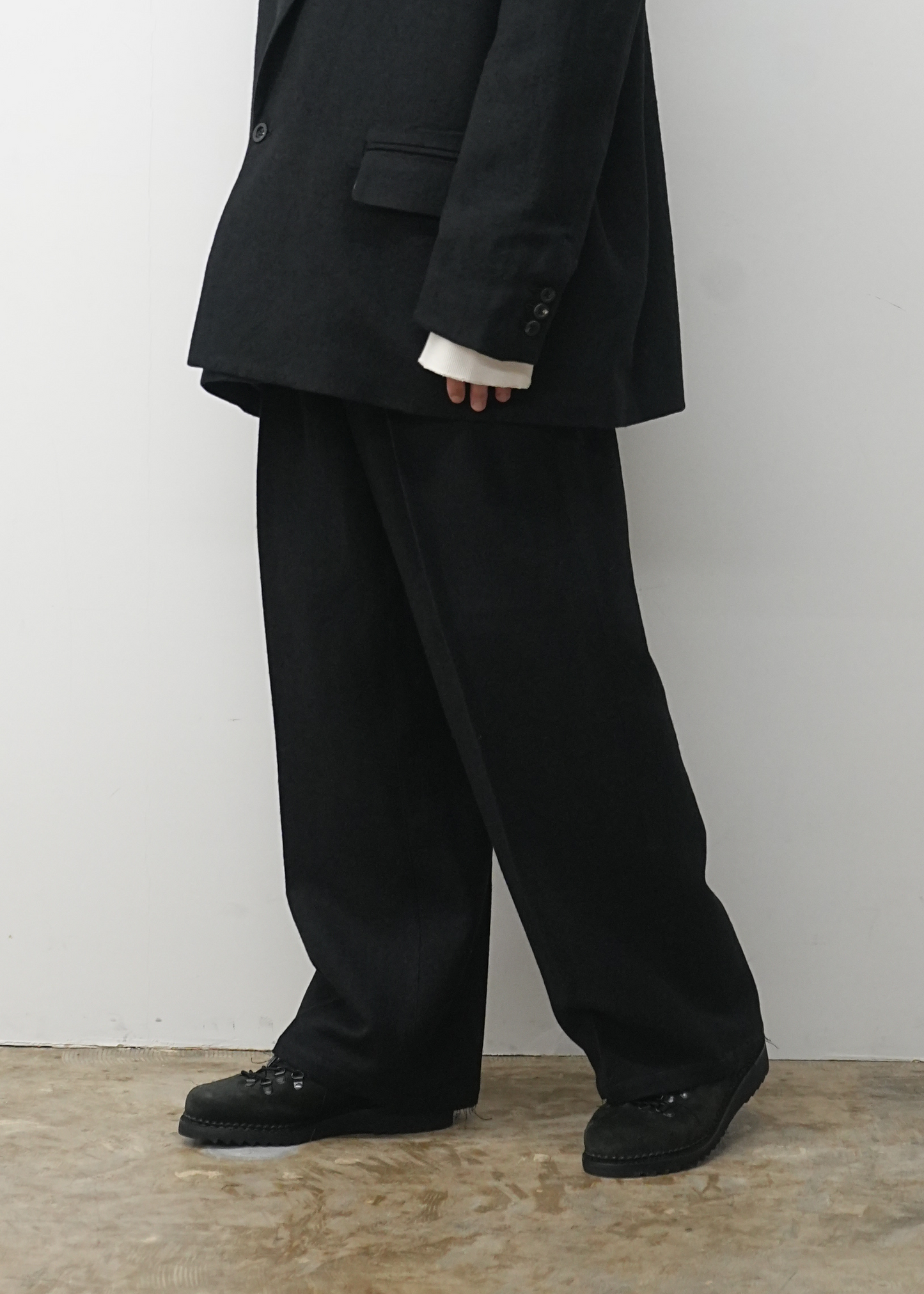 SHRINK WOOL WIDE SLACKS(BLACK) – ANCELLM SHRINK WOOL WIDE SLACKS(BLACK) – ANCELLM