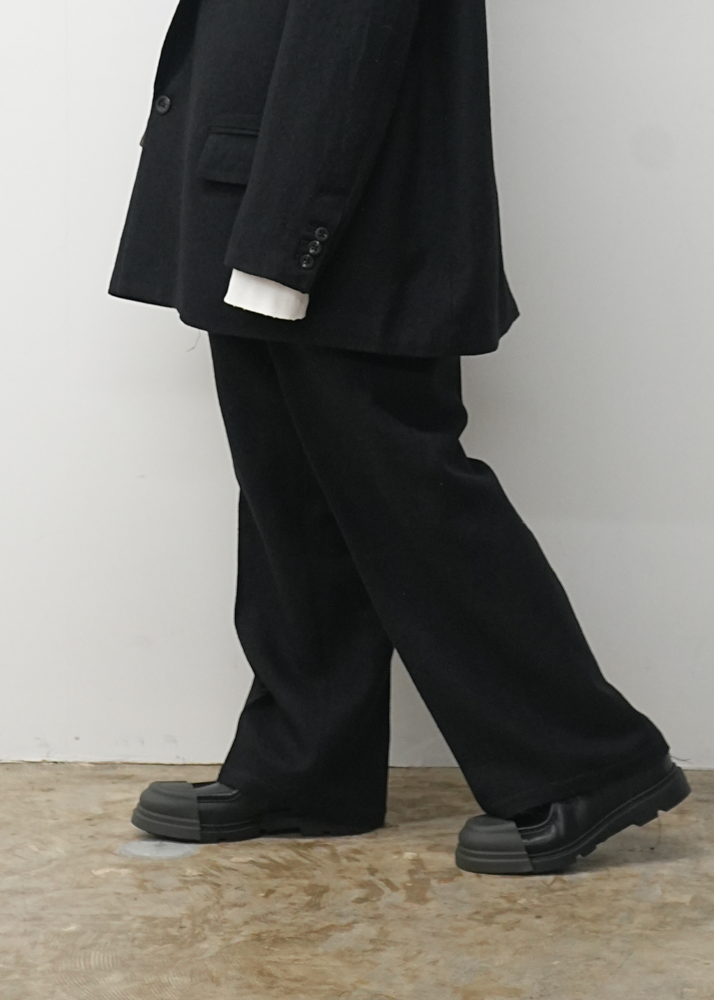 SHRINK WOOL WIDE SLACKS(BLACK) – ANCELLM SHRINK WOOL WIDE SLACKS(BLACK) – ANCELLM