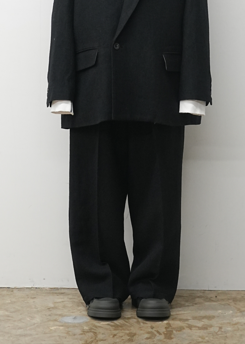 SHRINK WOOL WIDE SLACKS(BLACK) – ANCELLM SHRINK WOOL WIDE SLACKS(BLACK) – ANCELLM