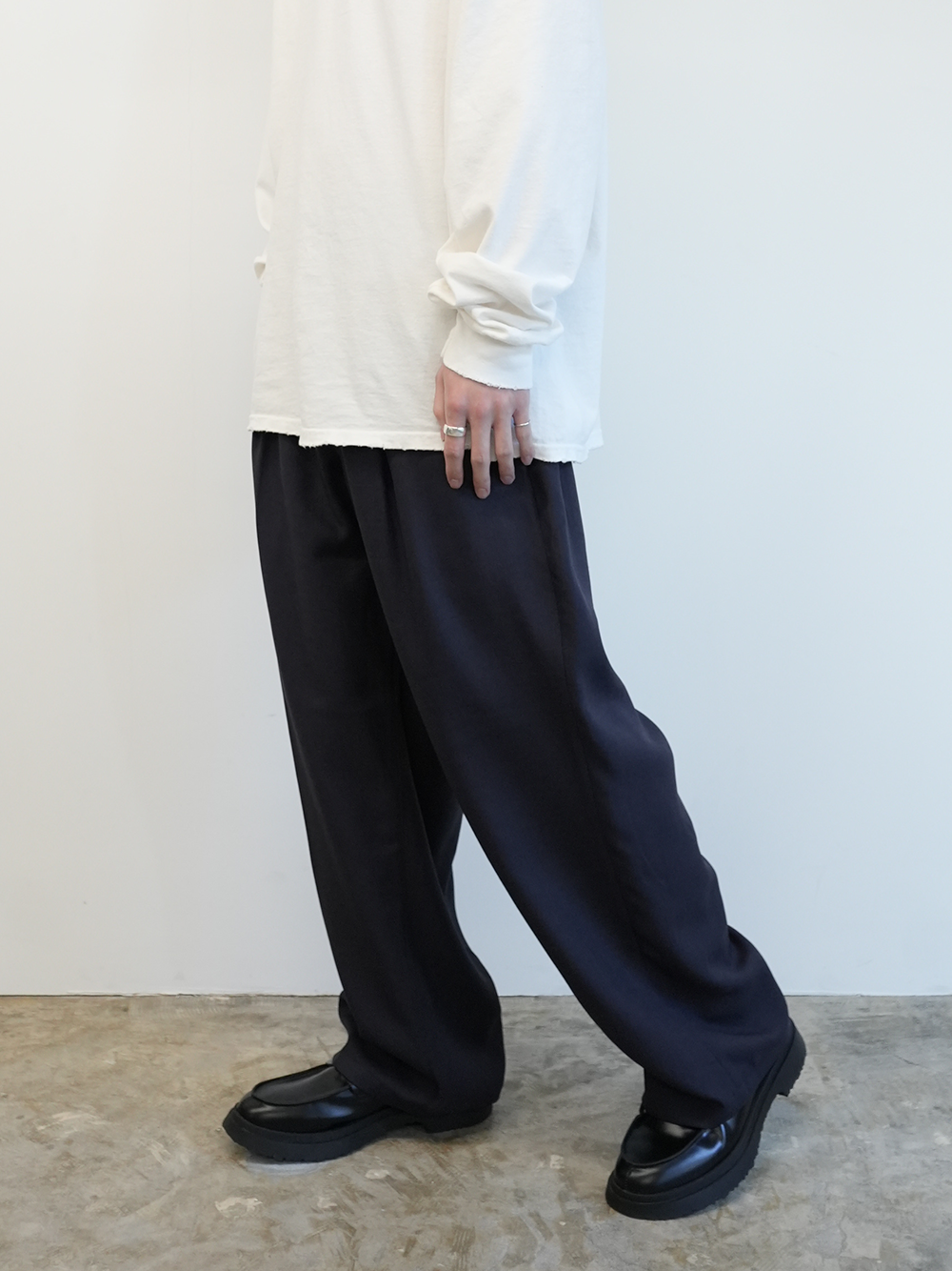 TA/W TUCK EASY SLACKS(NAVY)