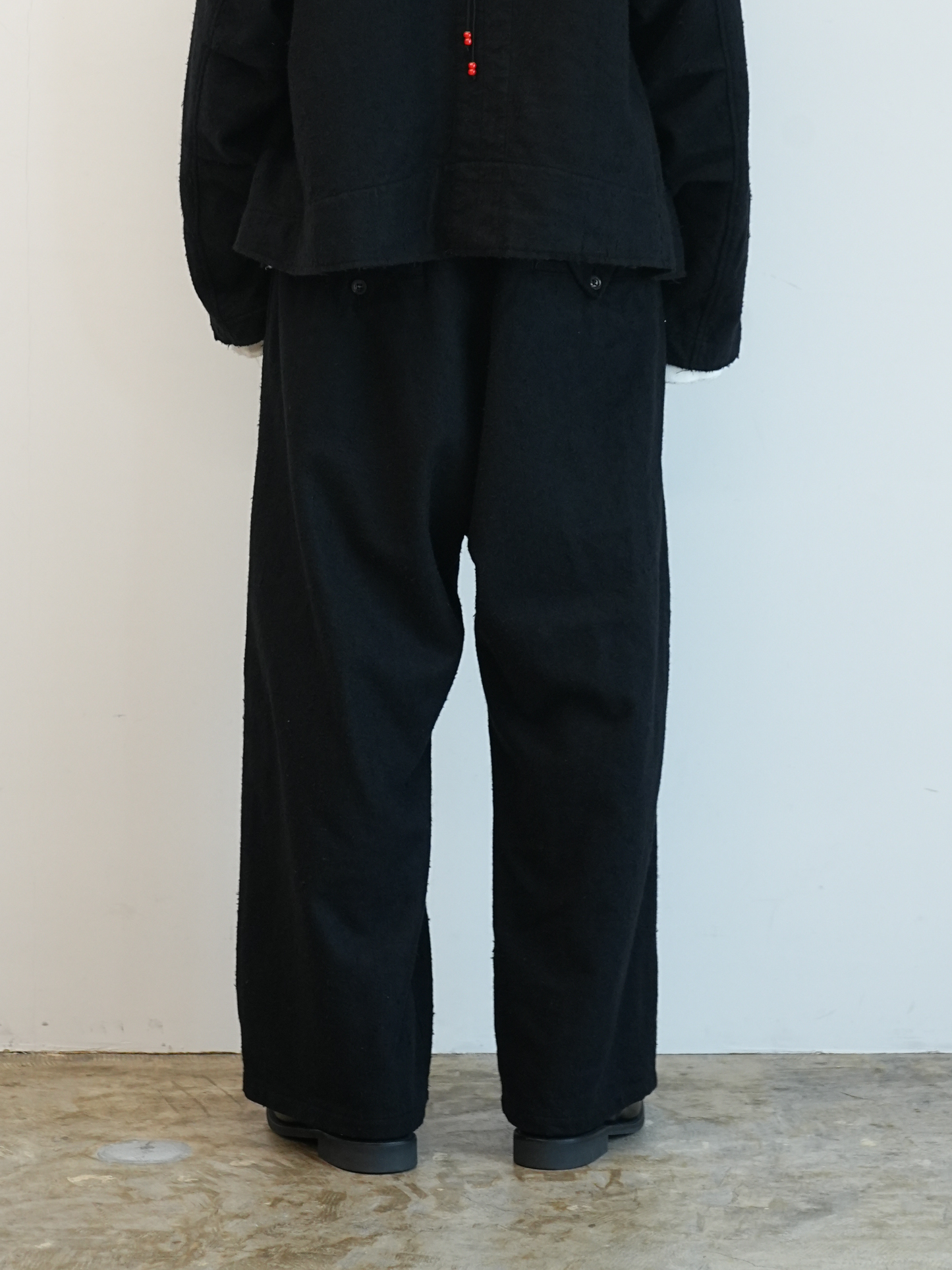 WOOL BELTED WIDE SLACKS(BLACK)