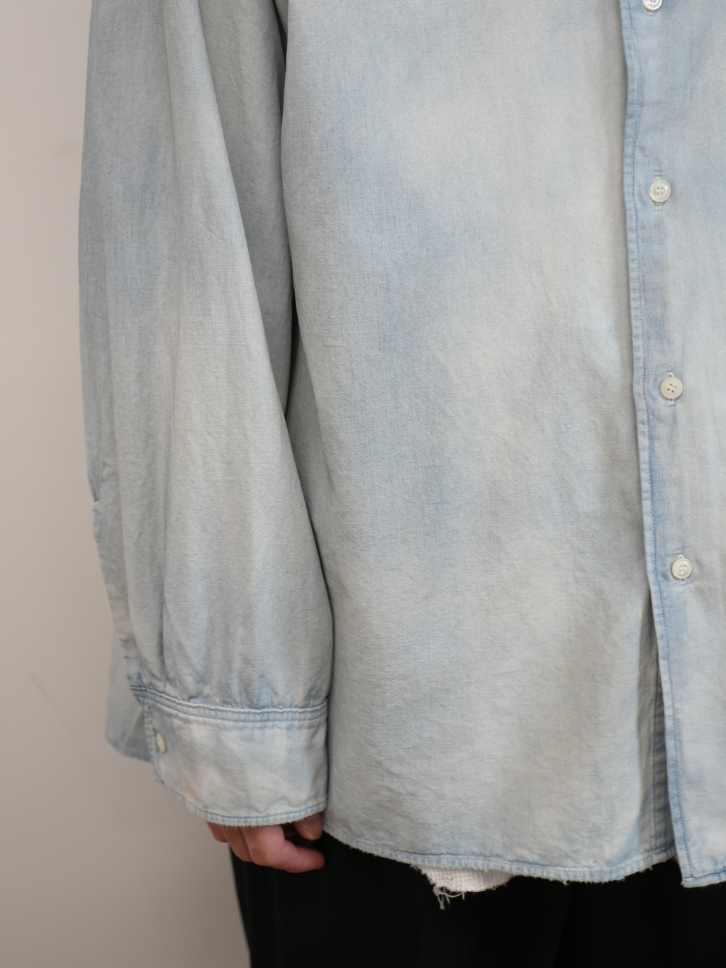 AGING CHAMBRAY SHIRT(INDIGO) – ANCELLM AGING CHAMBRAY SHIRT(INDIGO) – ANCELLM