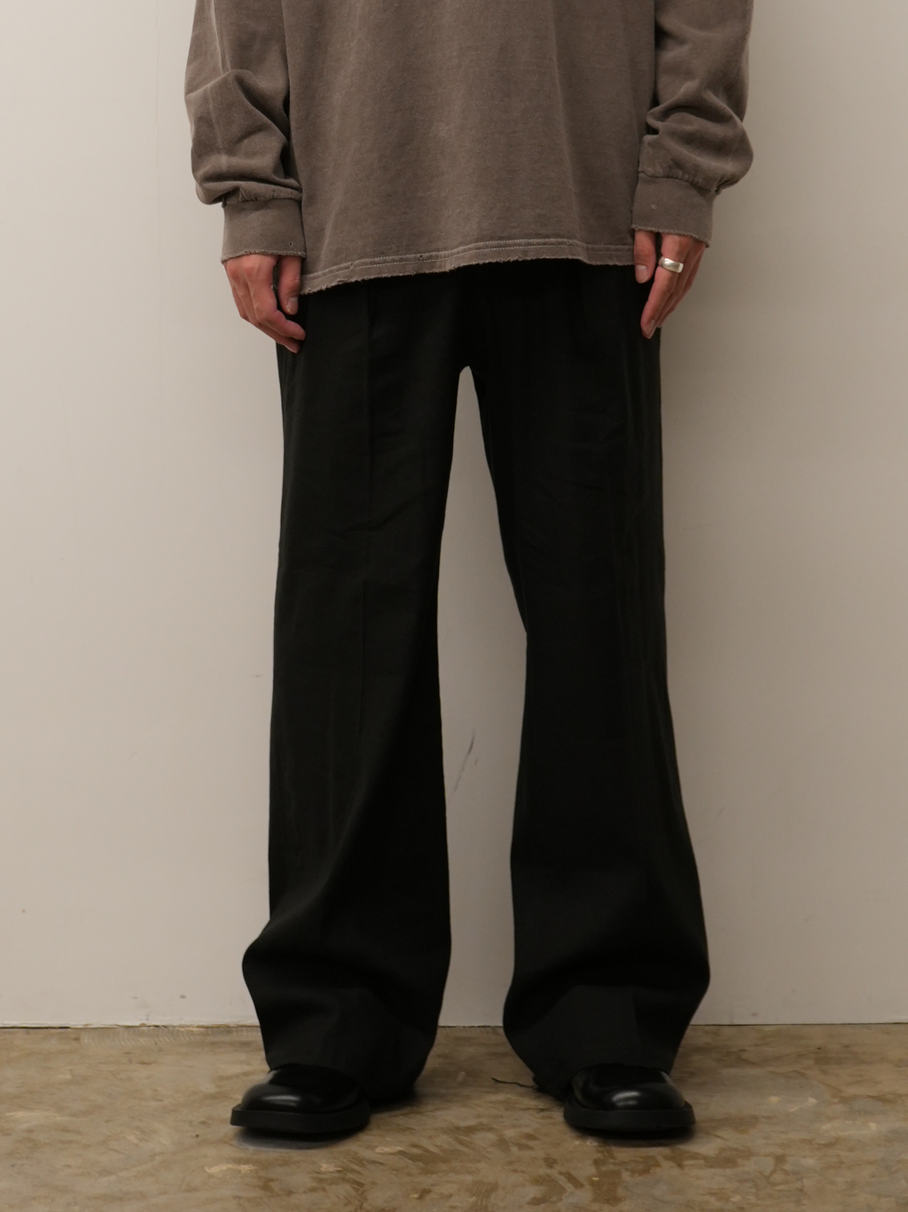 SHOE CUT SLACKS(BLACK) – ANCELLM SHOE CUT SLACKS(BLACK) – ANCELLM